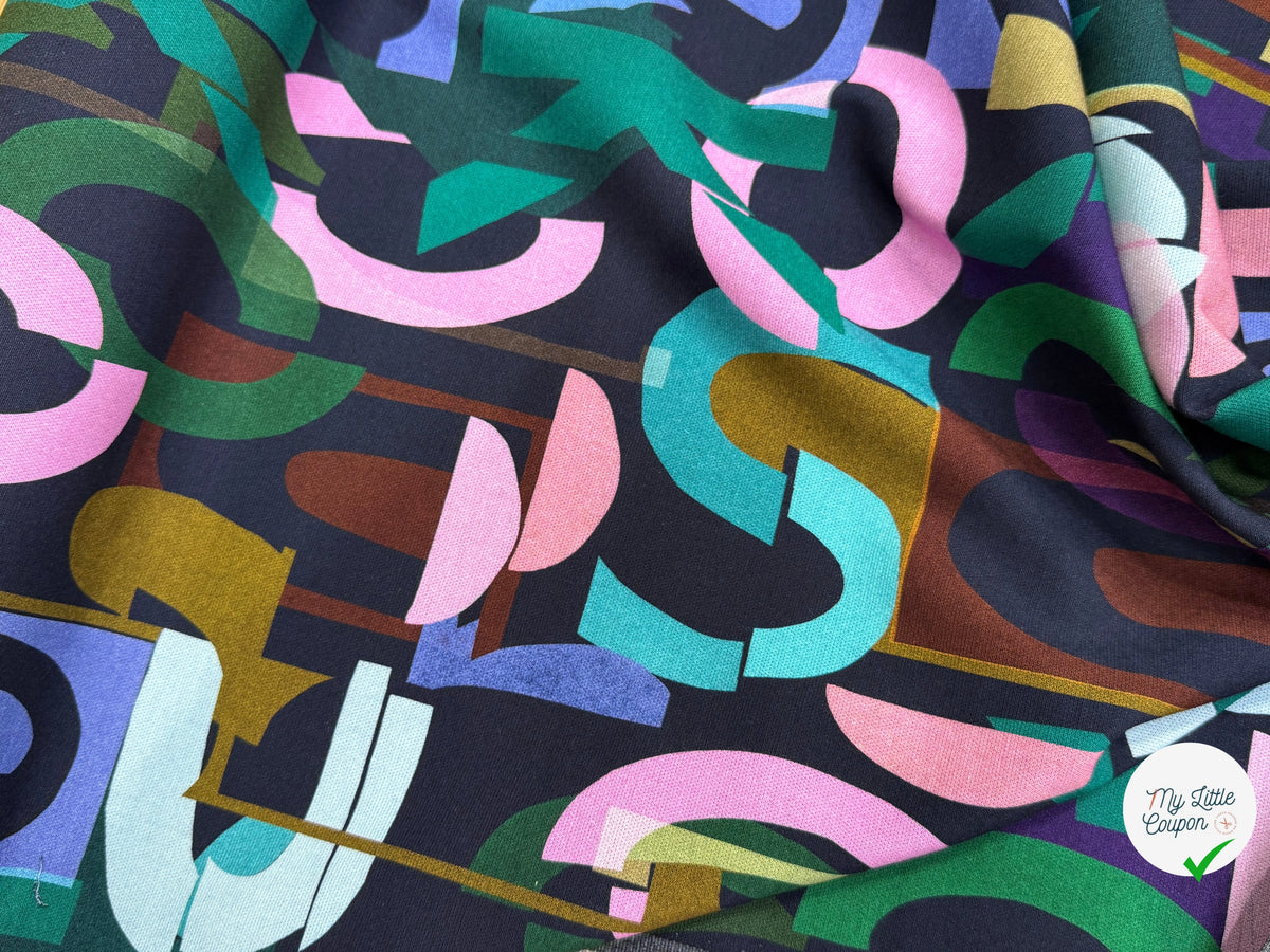 MAILLE VISCOSE STRETCH IMPRIMÉ ALPHABET MULTICOLORE - My Little Coupon