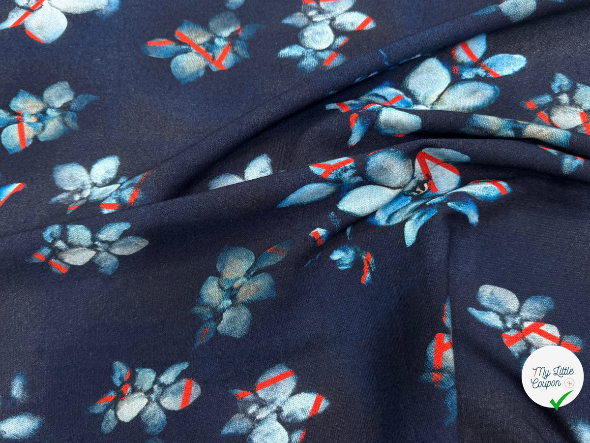 MAILLE VISCOSE STRETCH IMPRIMÉ GRANDES FLEURS BLEU CIEL FOND MARINE - My Little Coupon