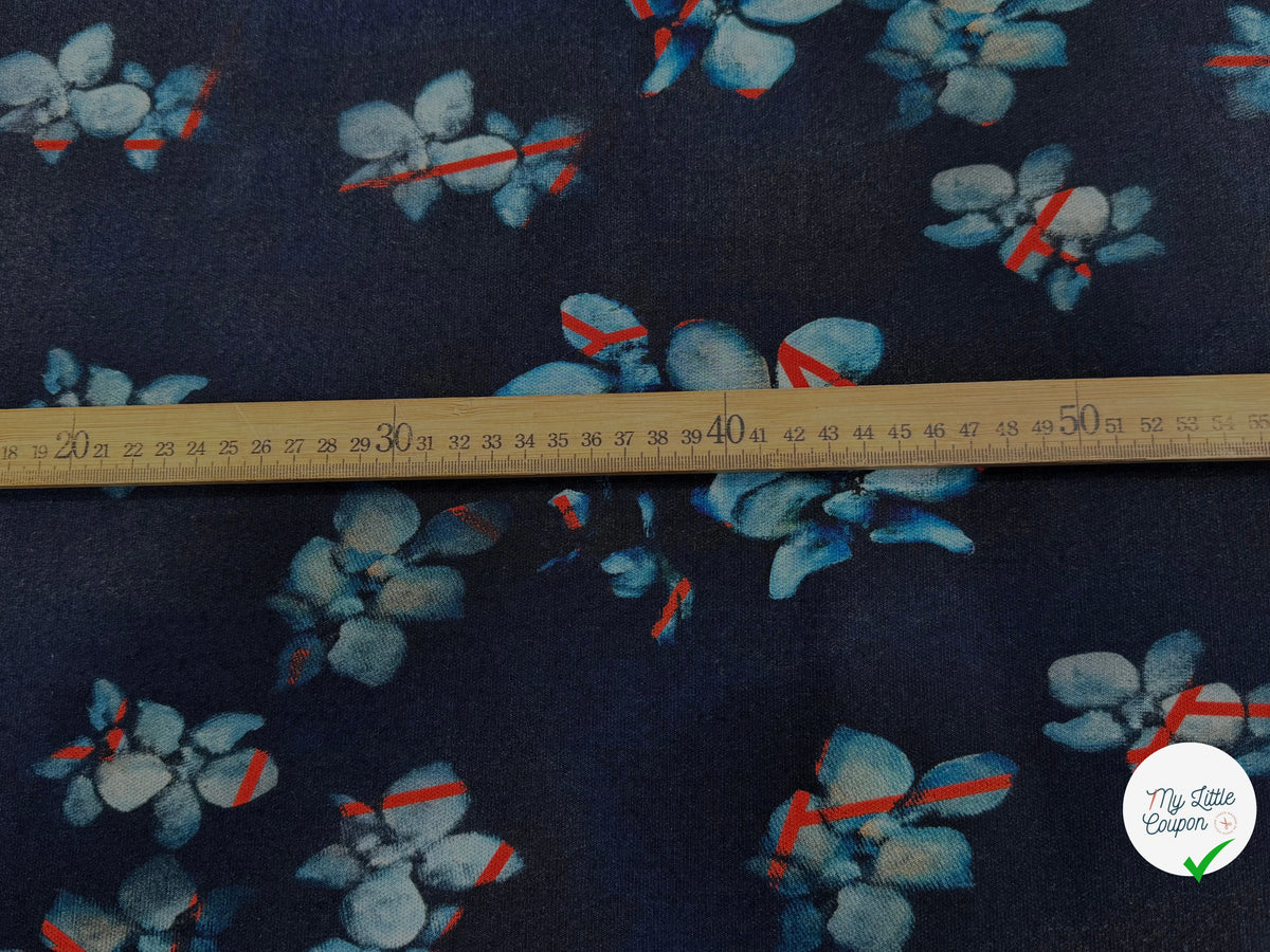 MAILLE VISCOSE STRETCH IMPRIMÉ GRANDES FLEURS BLEU CIEL FOND MARINE - My Little Coupon