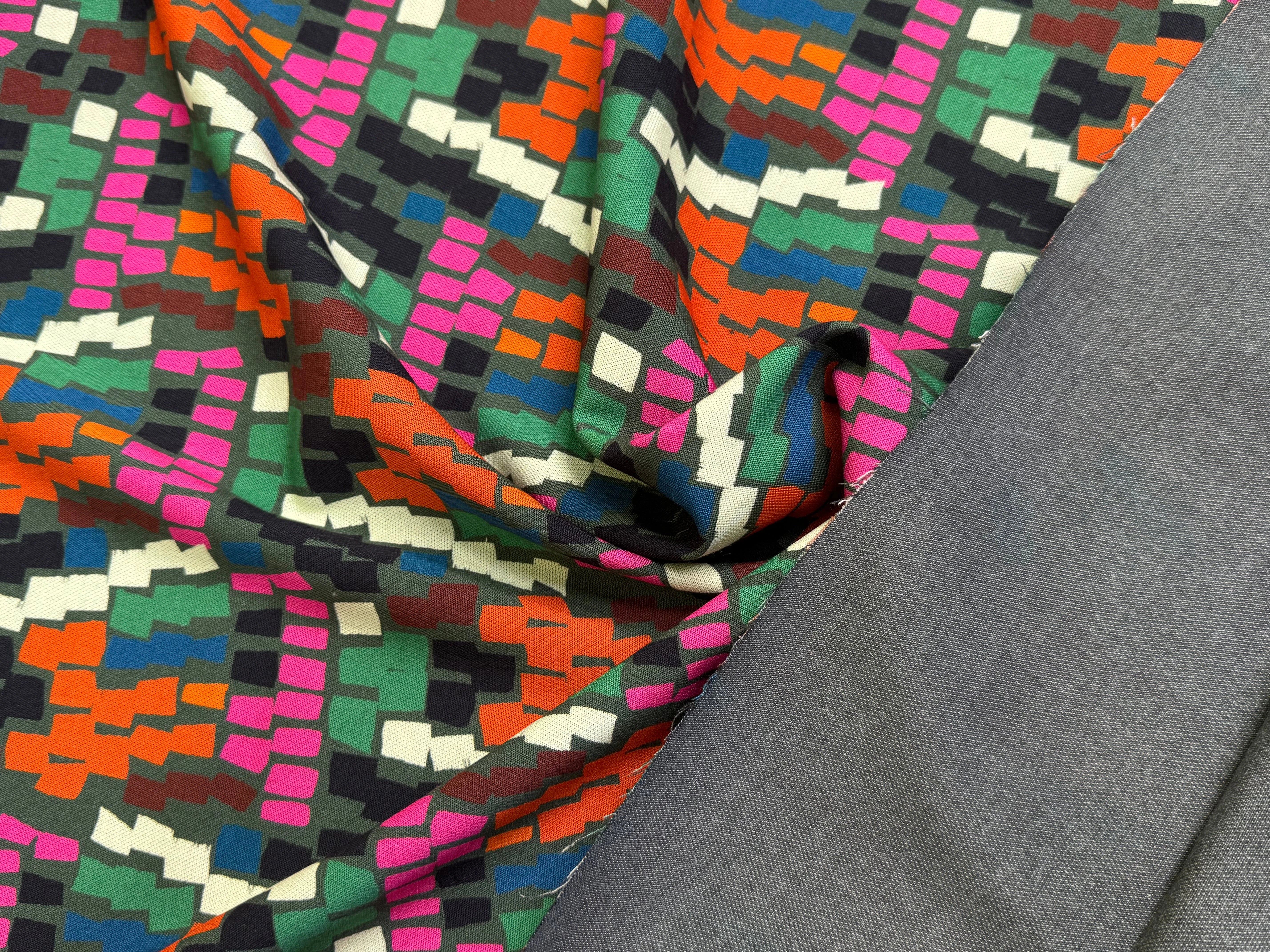 MAILLE VISCOSE STRETCH IMPRIMÉ MOSAÏQUE PIXEL MULTICOLORE MISTERY VEH VERT - My Little Coupon