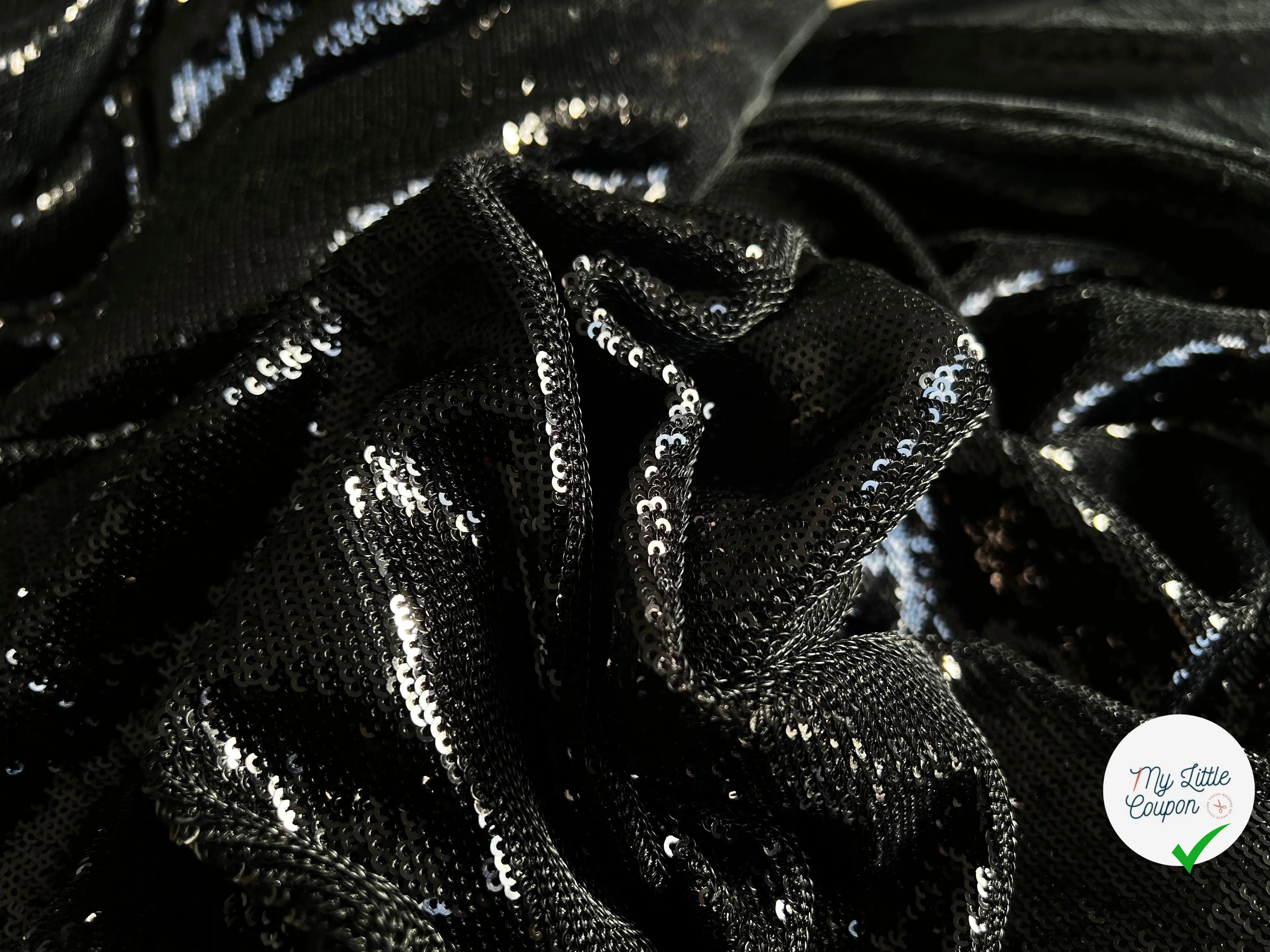 MINI SEQUIN NOIR STRUCTURE DENSE - coupon de 2 mètres 50 - My Little Coupon - tissu - coudre