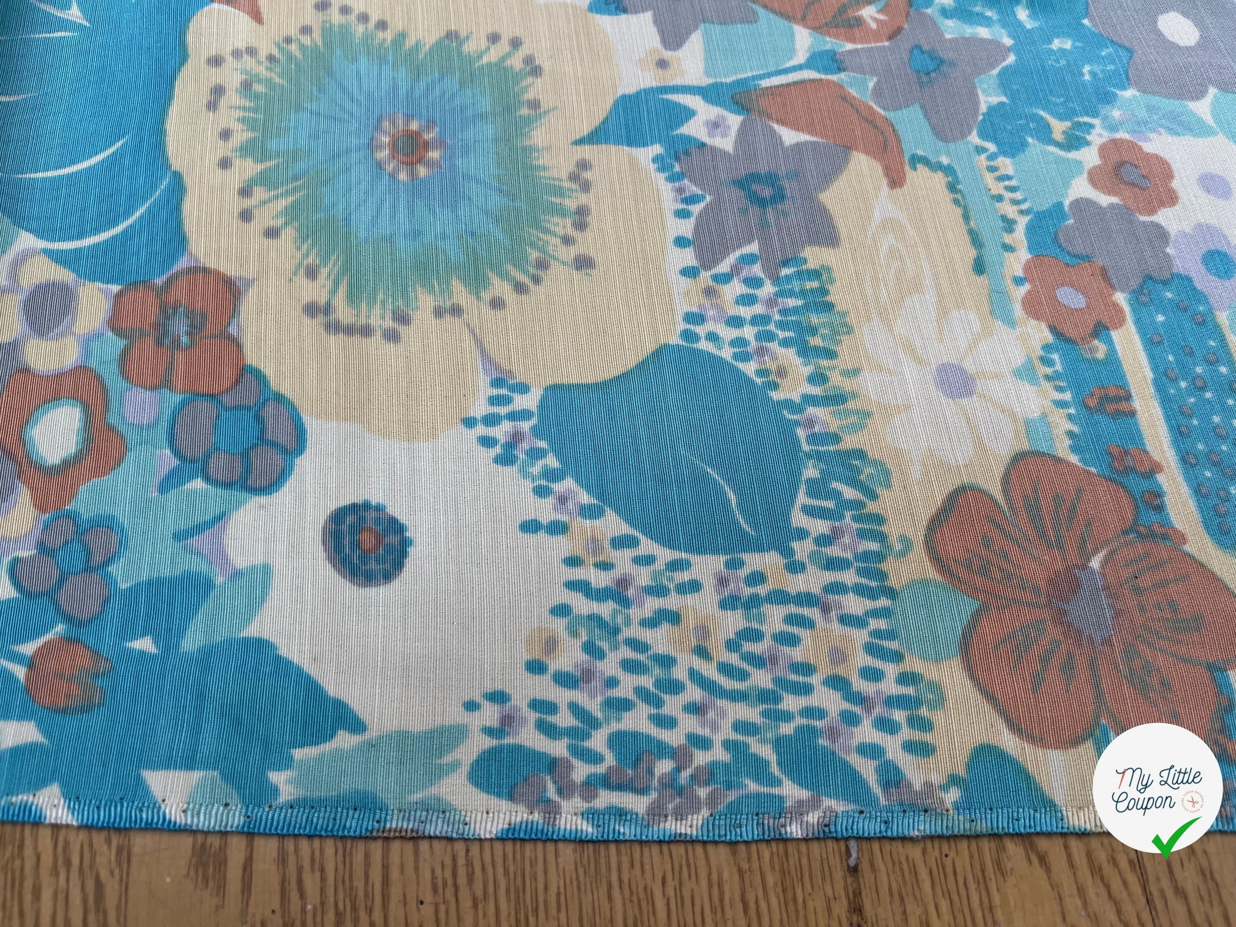 OTTOMAN LAINE VISCOSE FOND ÉCRU MOTIF FLEURS BLEU MARRON VERT 95CM - My Little Coupon