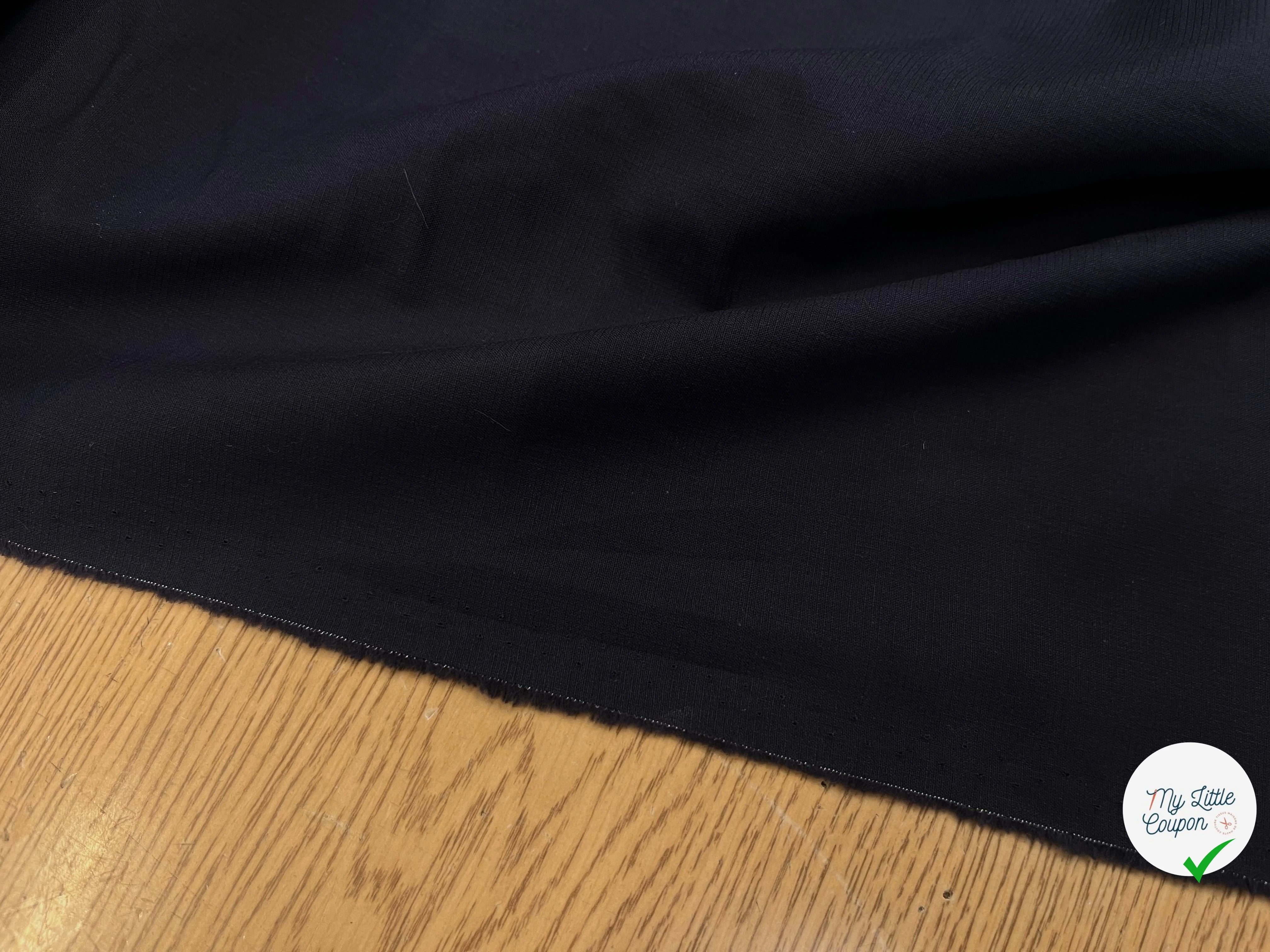 POPELINE DE COTON FINEMENT RAYÉE BLEU MARINE 154CM - My Little Coupon