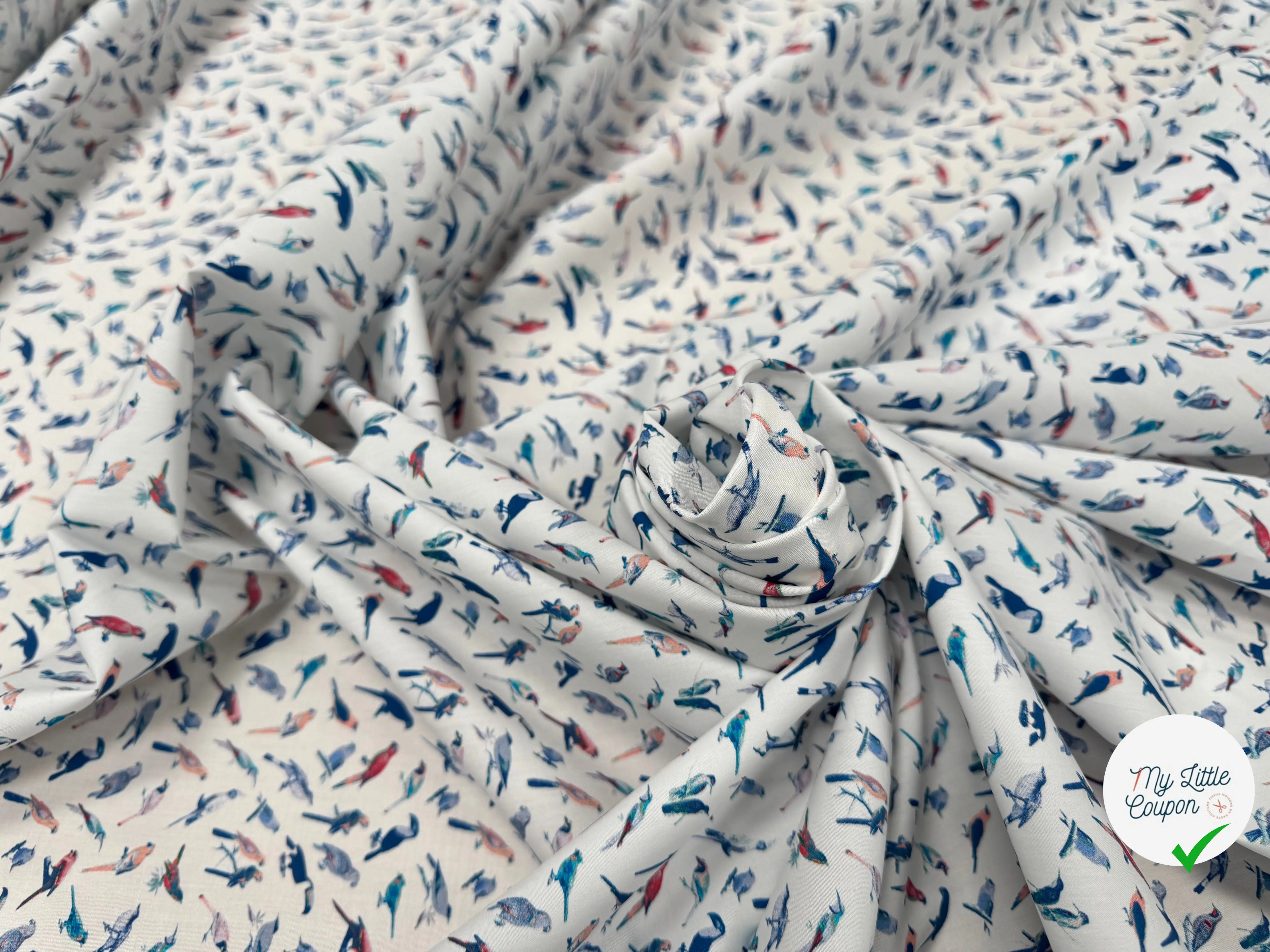 POPELINE DE COTON FOND BLANC MOTIF PERROQUETS - My Little Coupon