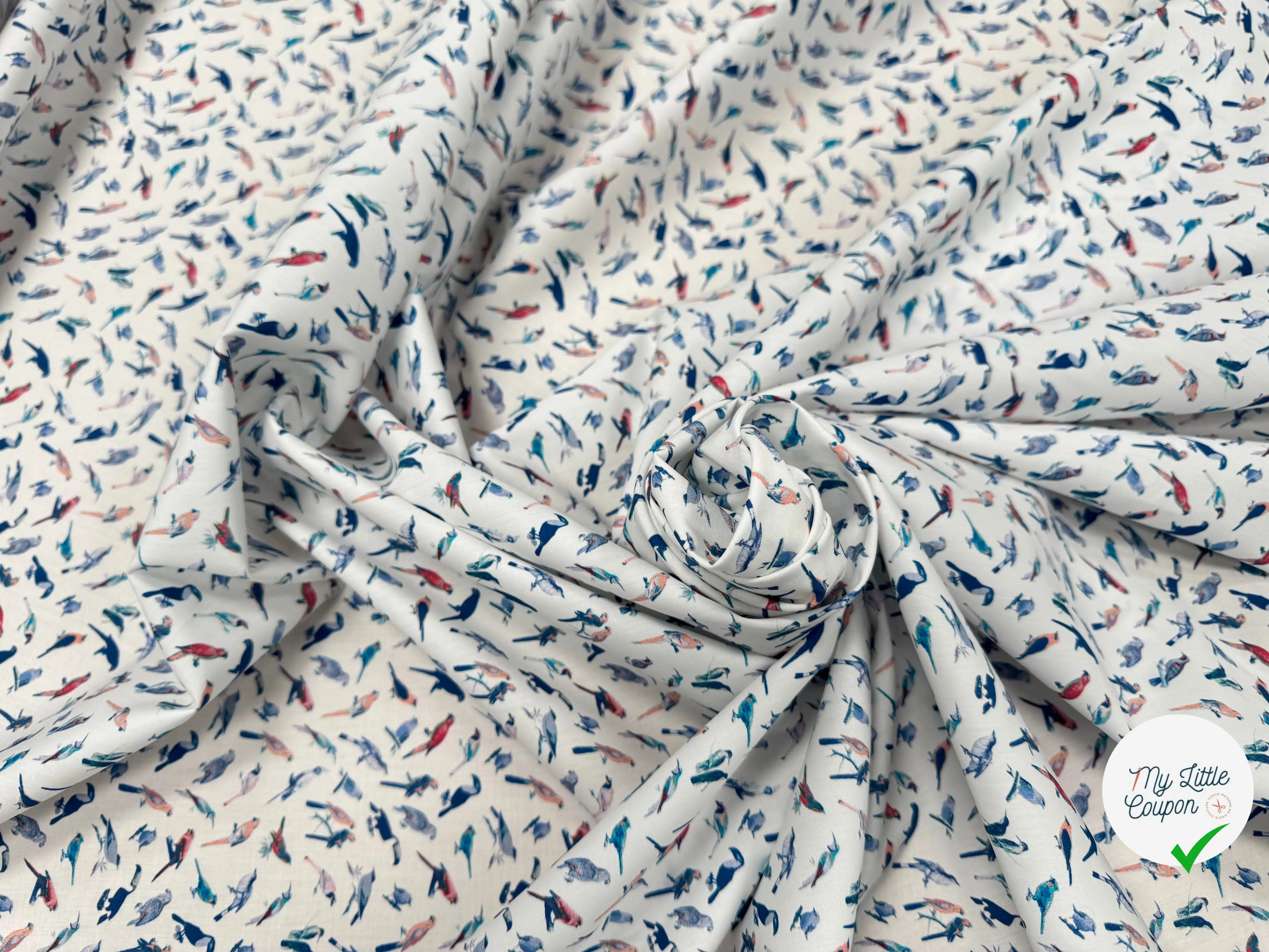 POPELINE DE COTON FOND BLANC MOTIF PERROQUETS - My Little Coupon