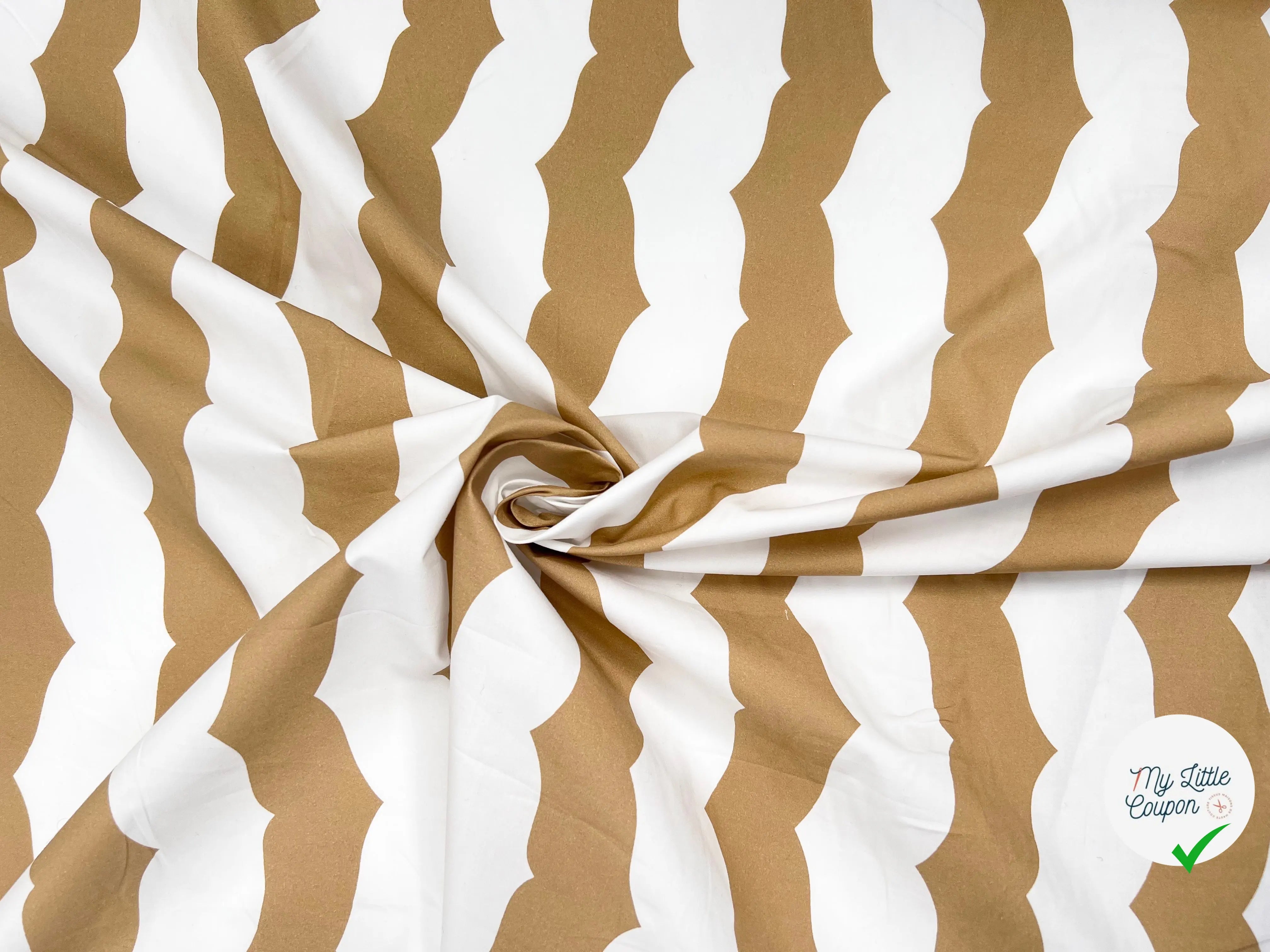 POPELINE DE COTON IMPRIMÉ VOL D'HIRONDELLE BEIGE ET BLANC - My Little Coupon