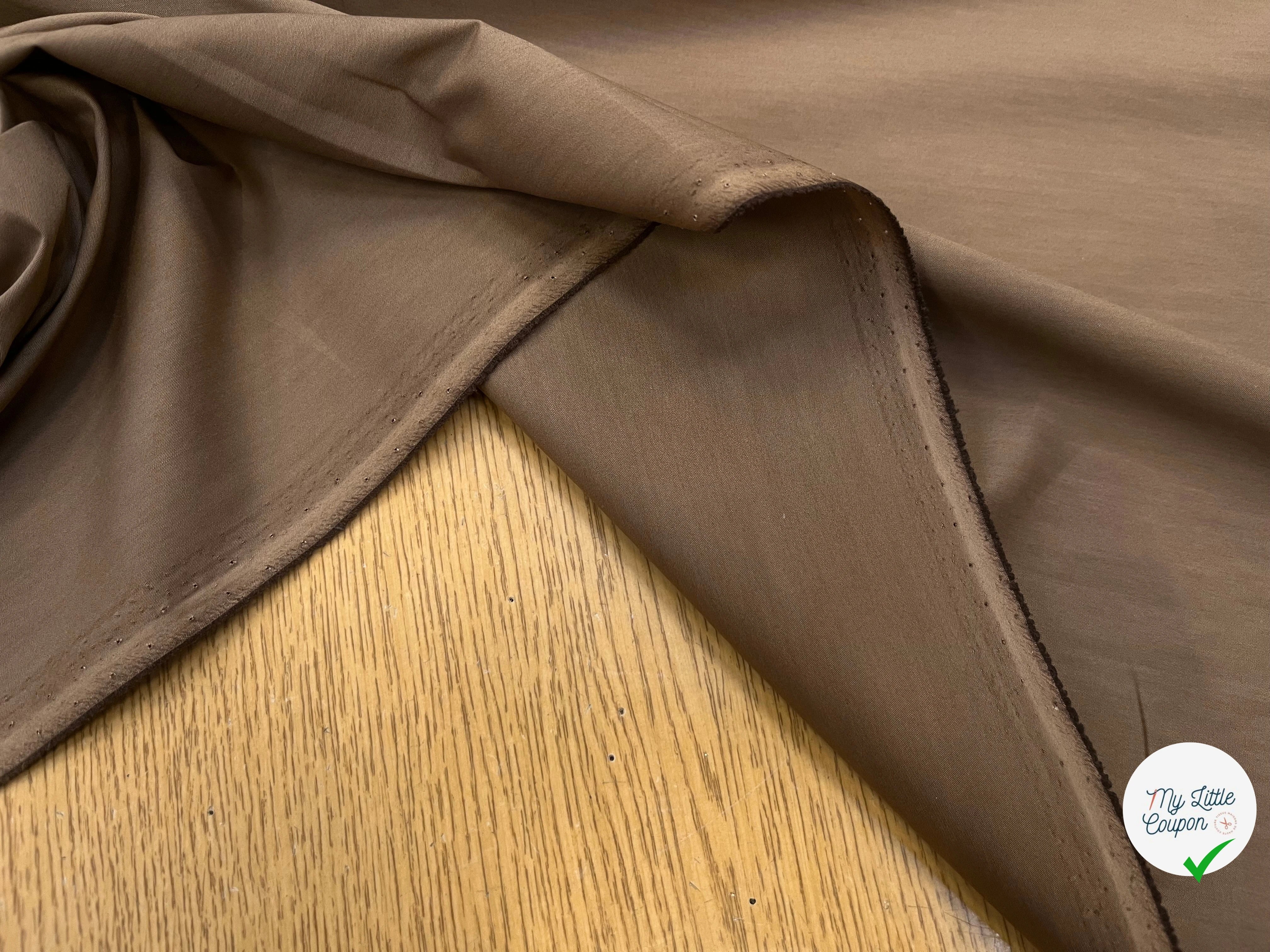 POPELINE DE COTON STRETCH LÈGEREMENT SATINÉE MOCHA 145CM - My Little Coupon