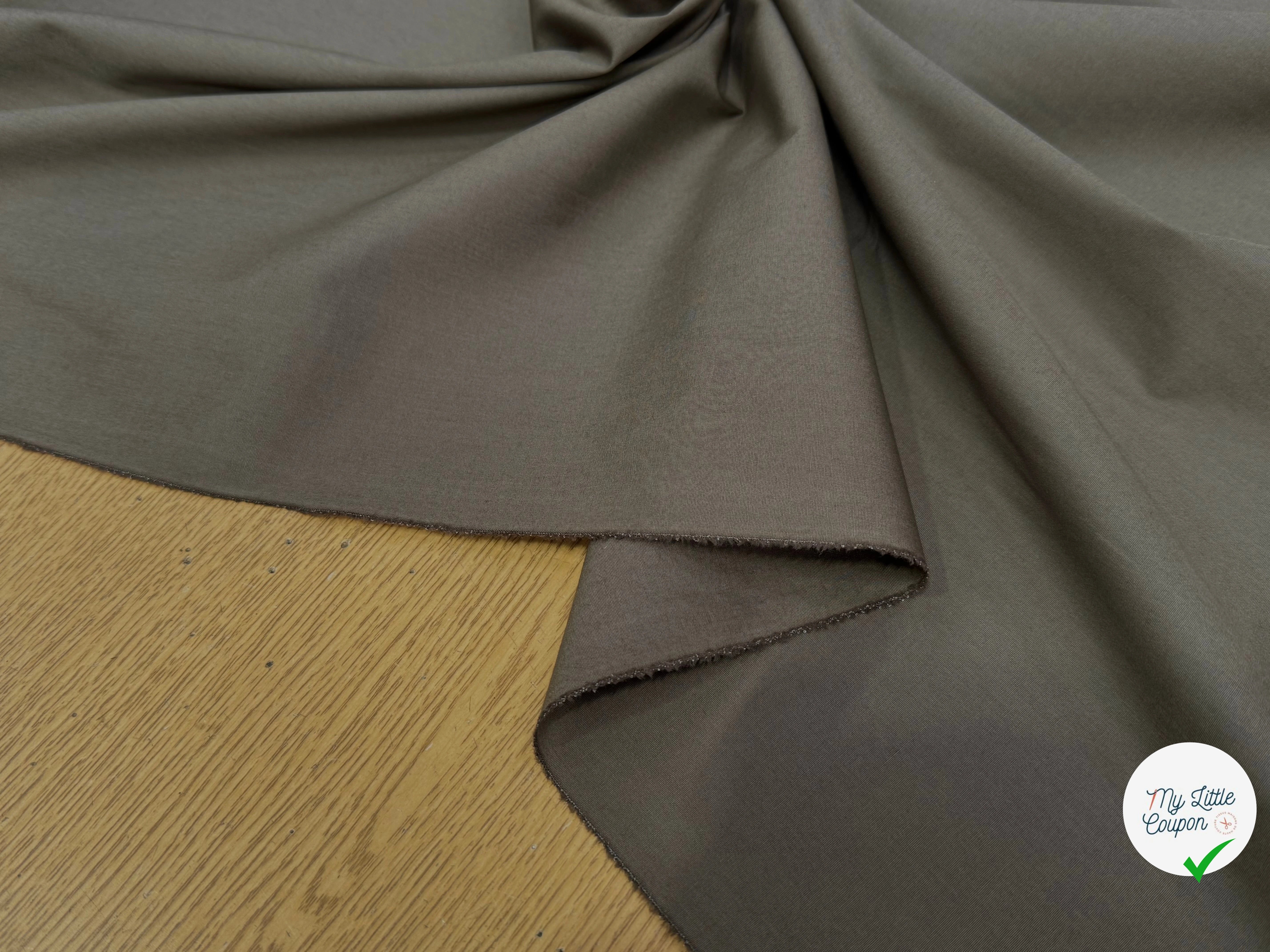 POPELINE DE COTON STRETCH SUBLIME GRIS KAKI ÉFFET CRAQUANT - My Little Coupon