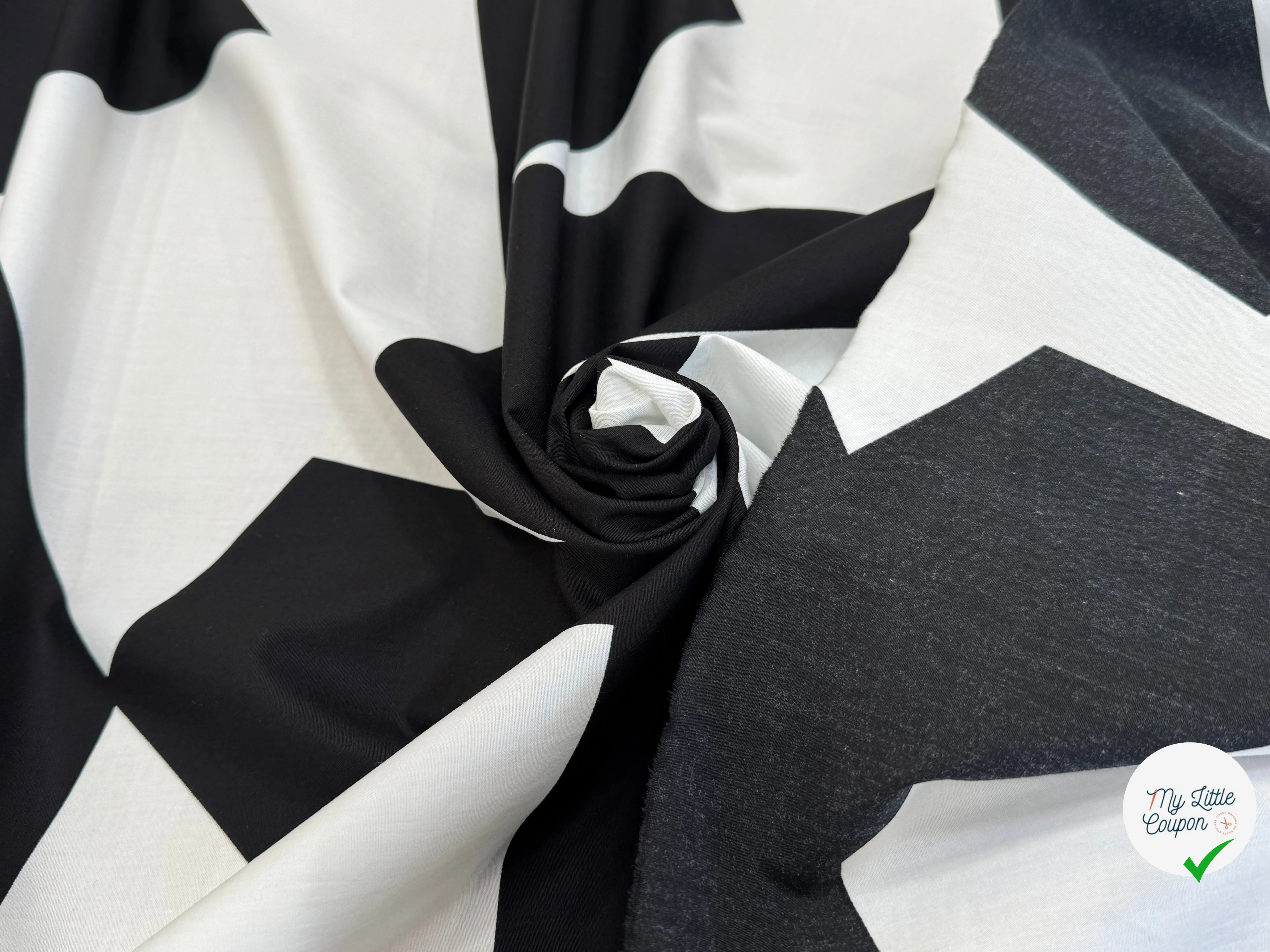 POPELINE DE COTON SUPERBE MOTIF GÉOMETRIQUE BLANC NOIR - My Little Coupon