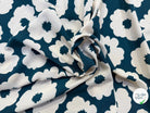 POPELINE DE VISCOSE FLEURS IMPRIMÉ BLEU CANARD - My Little Coupon