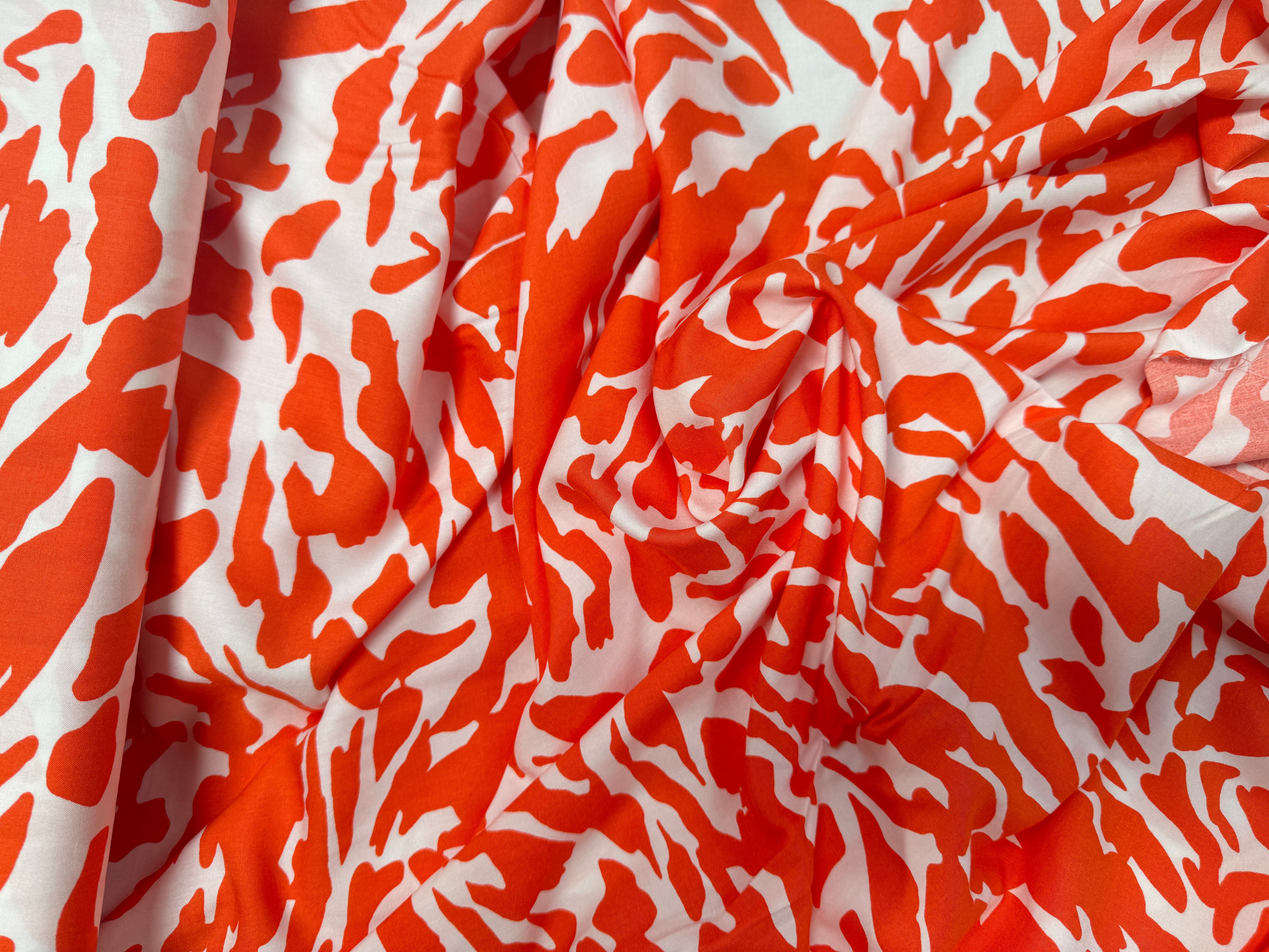 POPELINE DE VISCOSE TISSU IMPRIMÉ CAMOUFLAGE ORANGE - My Little Coupon