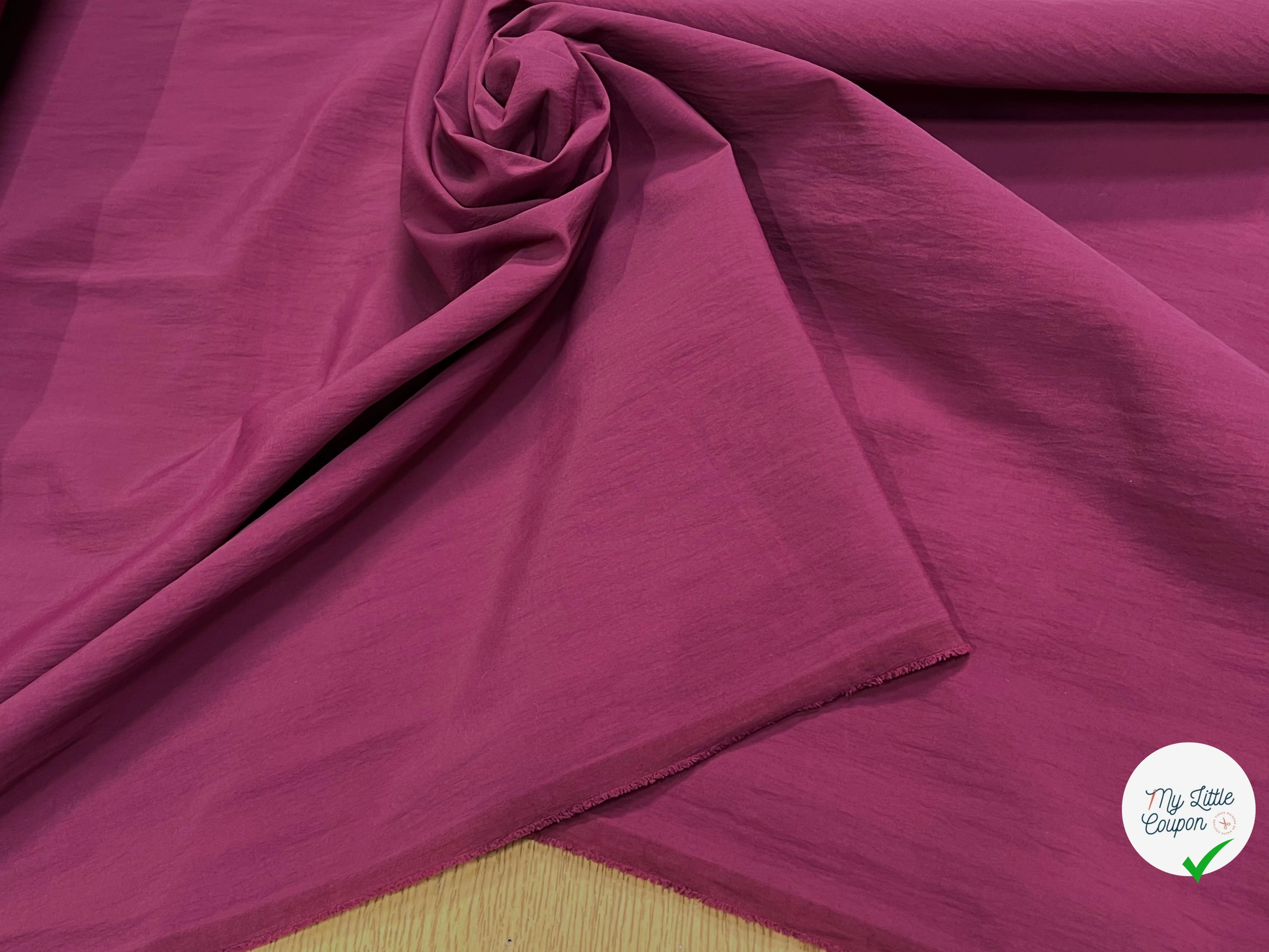 Tissu popeline imperméable violine - détail du tissu