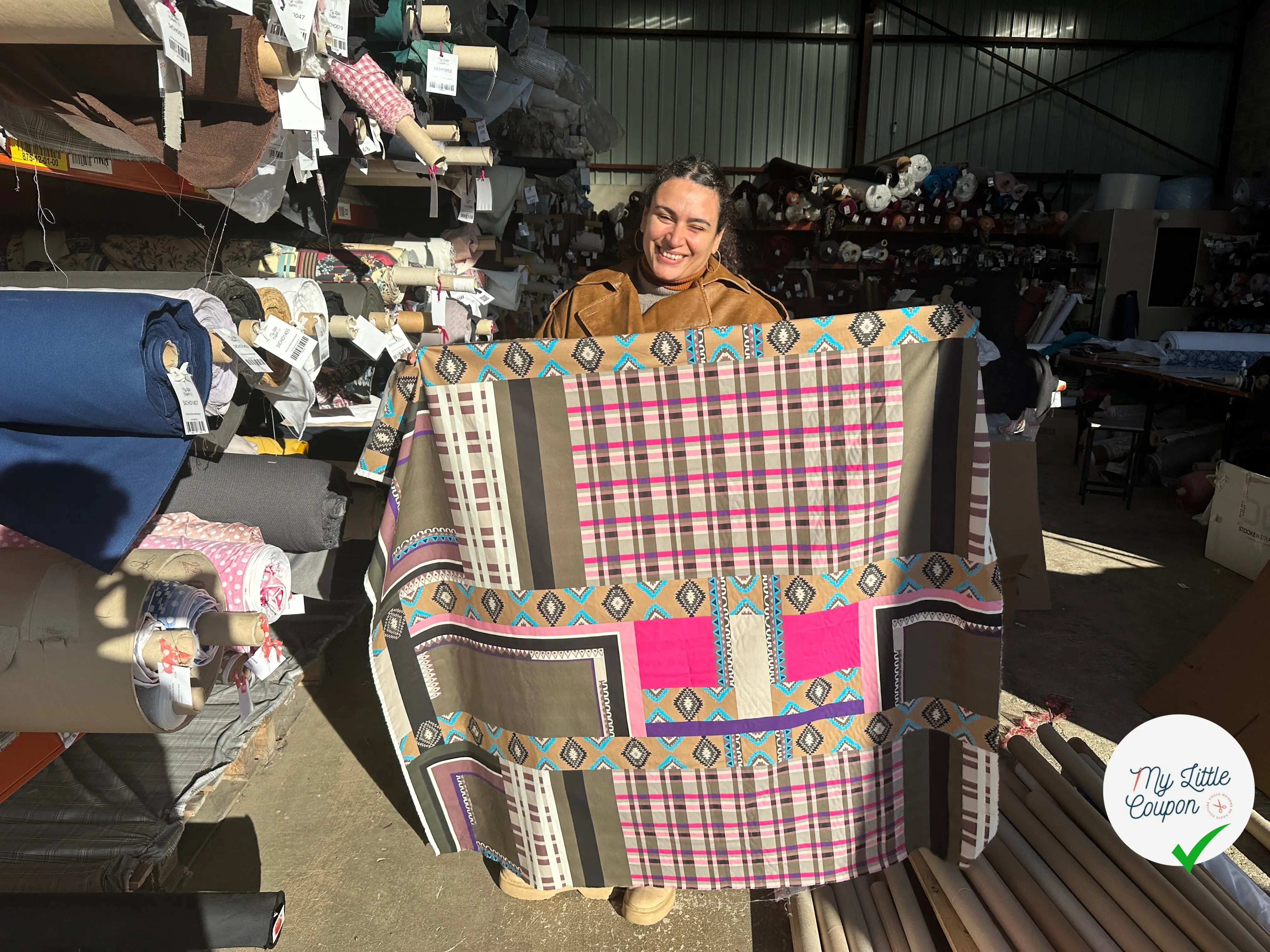 POPELINE IMPRIMÉE À GROS MOTIFS PERU ET TARTAN TENDANCE ROSE MLC INTERN