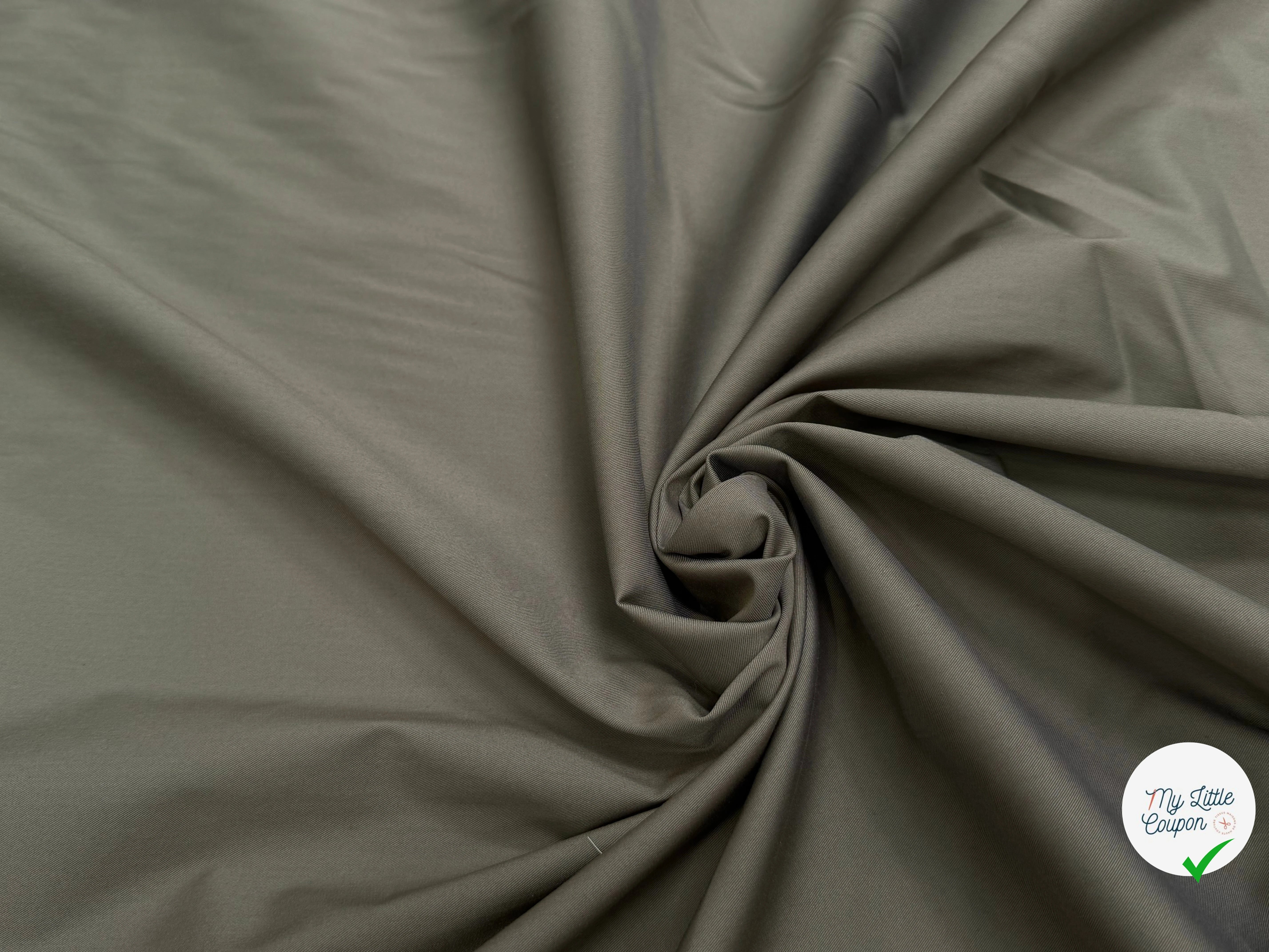POPELINE SERGÉE POLYCOTON VERT OLIVE AGRÉABLE TOUCHER - My Little Coupon