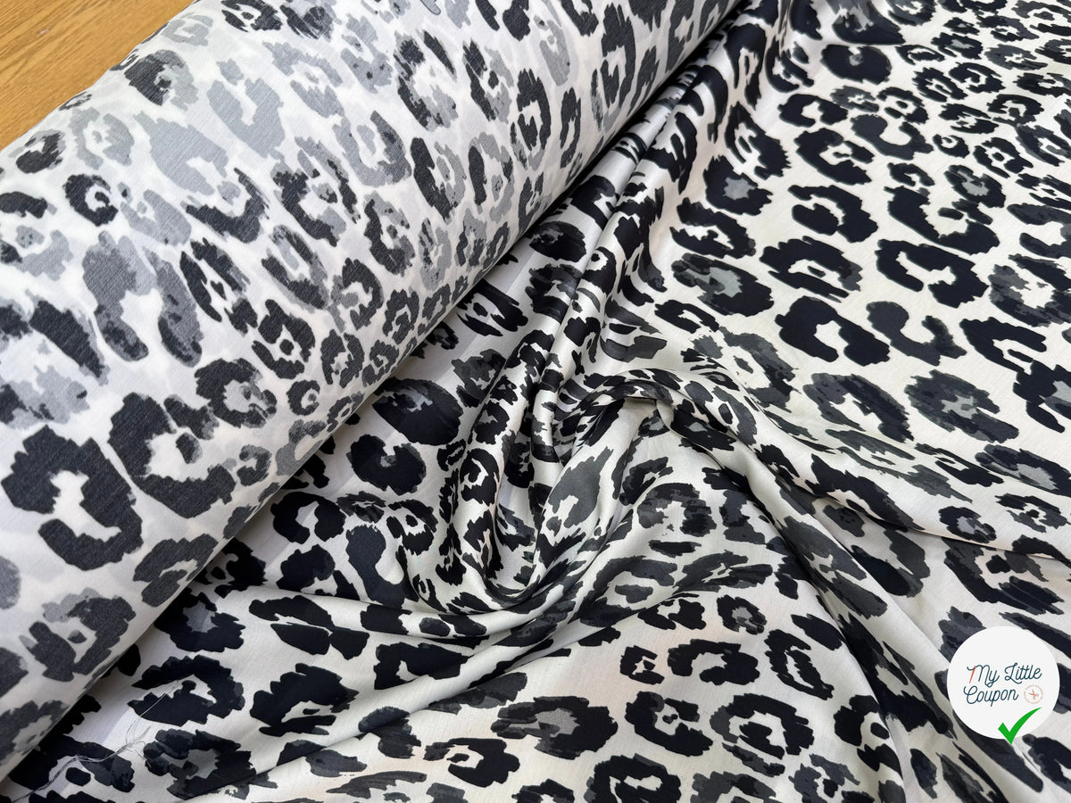 SATIN 100% VISCOSE SUPER FLUIDE ET DOUCE FOND ÉCRU LÉOPARD NOIR - My Little Coupon