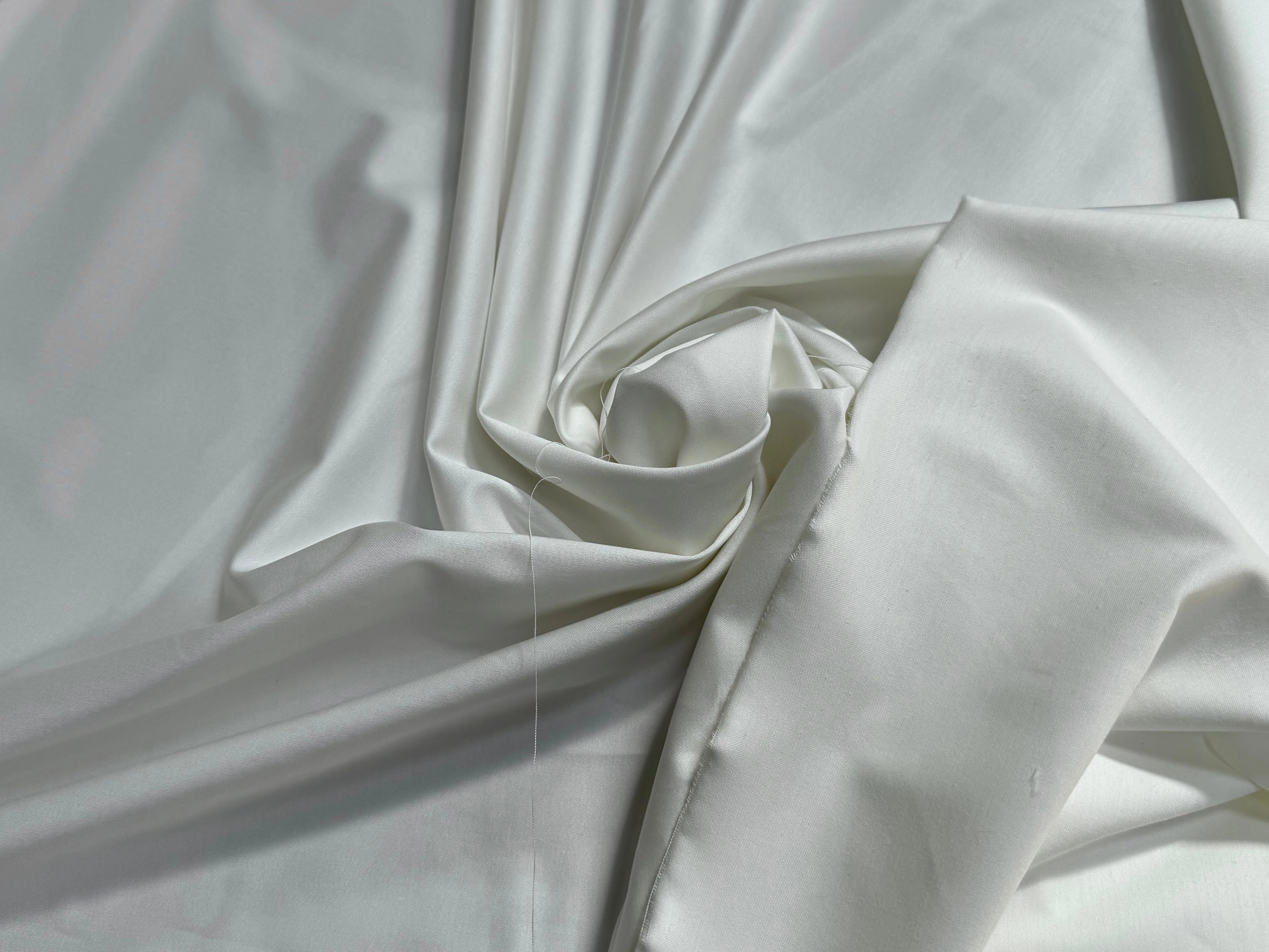 SATIN DE COTON LOURD TRÈS BELLE TENUE BLANC CASSÉ STRETCH - My Little Coupon
