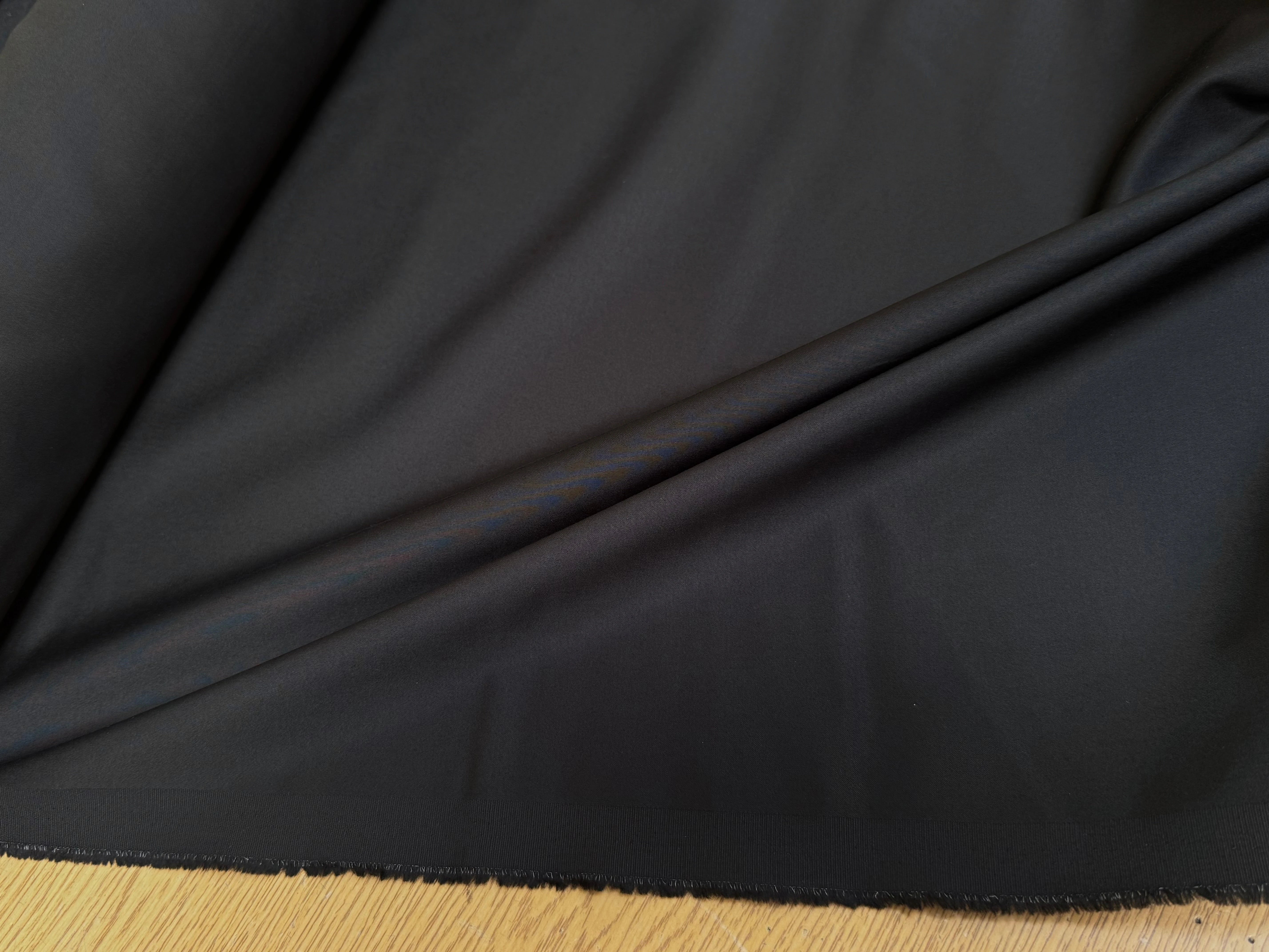 SATIN DE COTON UNI NOIR QUALITÉ COUTURE - My Little Coupon