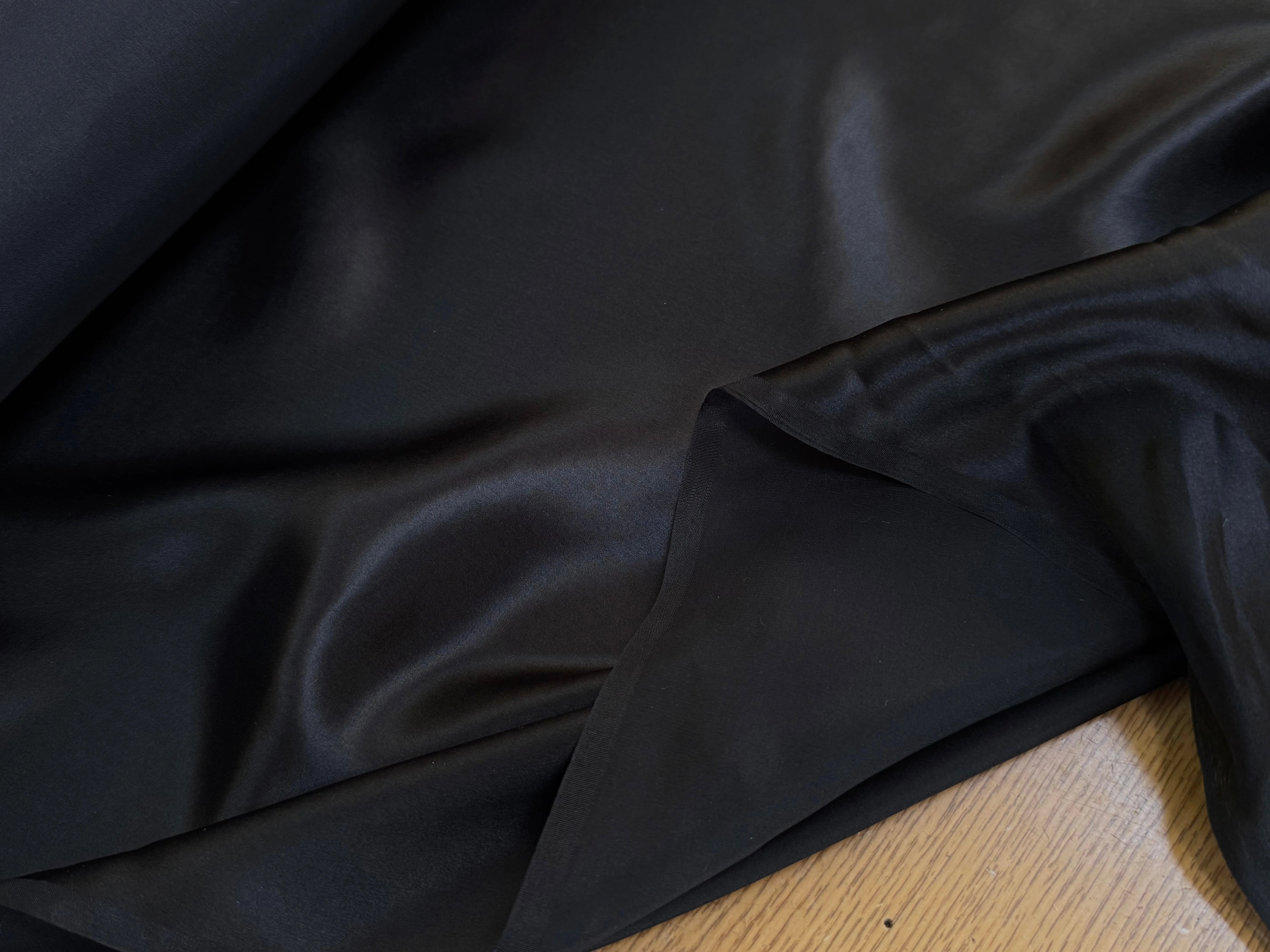 SATIN DE SOIE FLUIDE NOIR 110CM - My Little Coupon