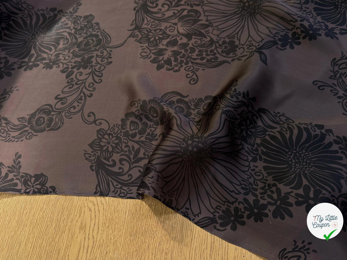 SATIN DE SOIE FLUIDE SMOKY BROWN IMPRIMÉ BASE DE FLEURS - My Little Coupon