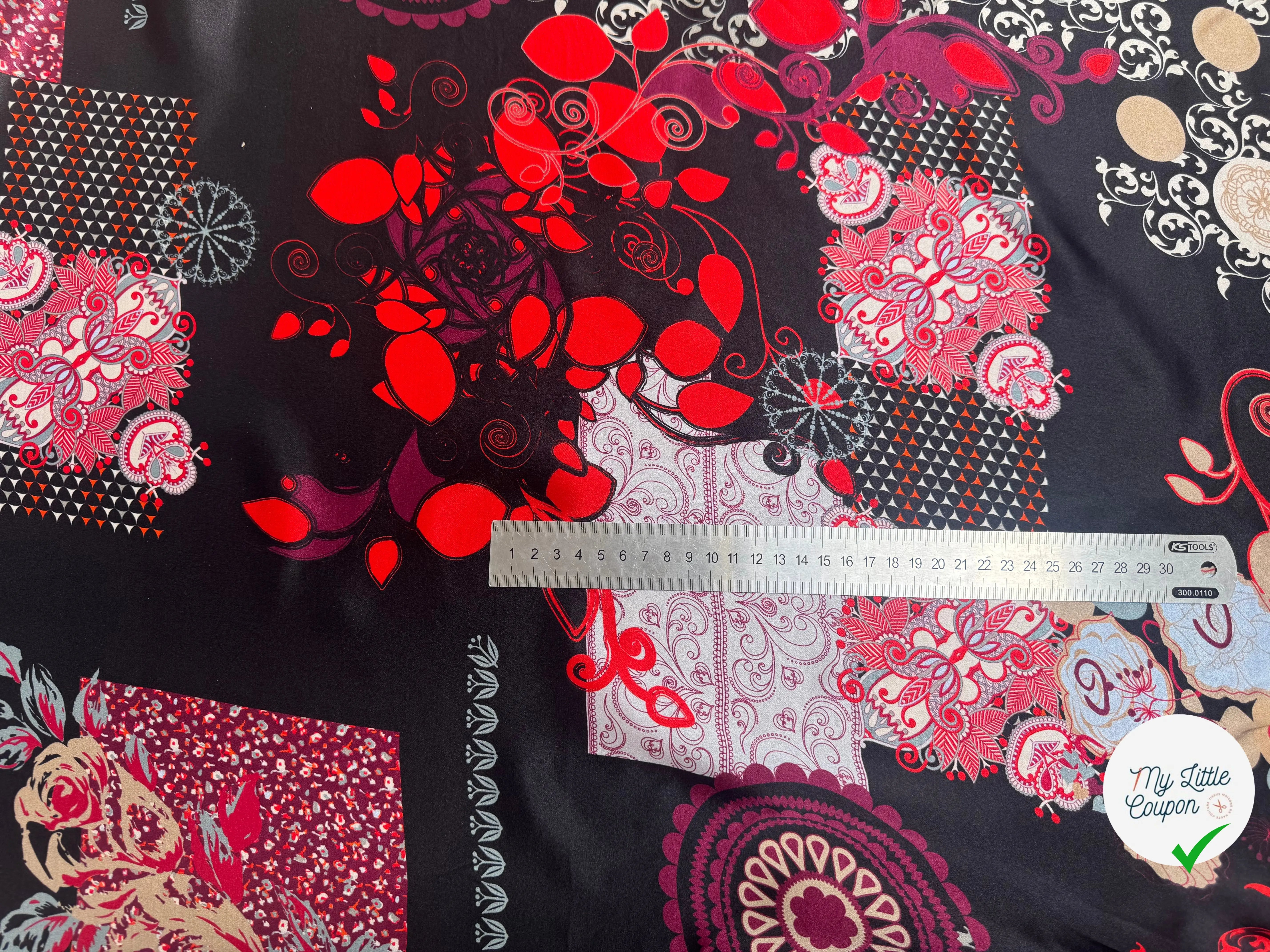 SATIN DE SOIE FOND NOIR MOTIFS ROUGE ET BLANC - My Little Coupon