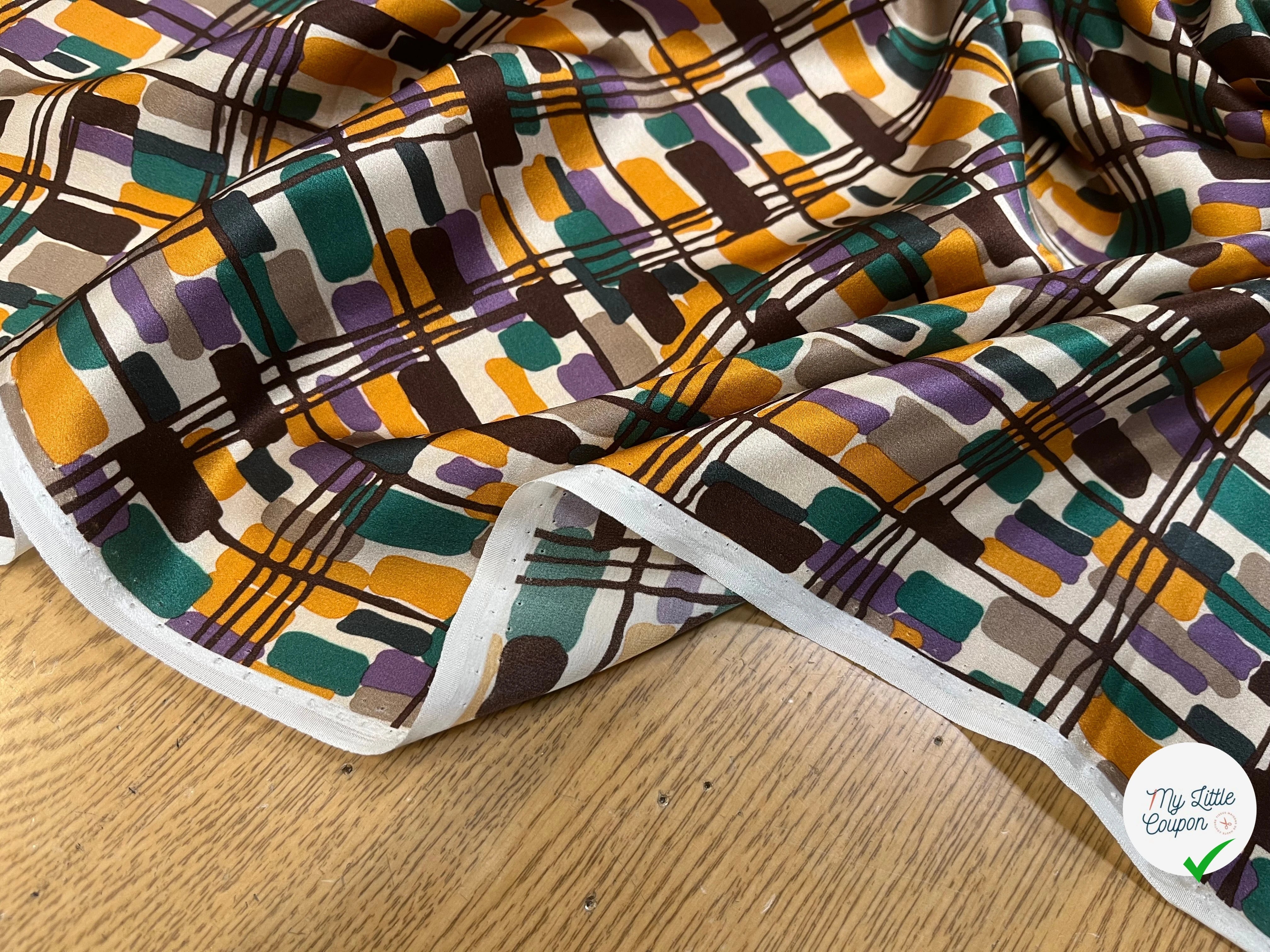 SATIN DE SOIE MOTIF RECTANGLE ABSTRAIT VERT JAUNE MARON ET VIOLET - My Little Coupon