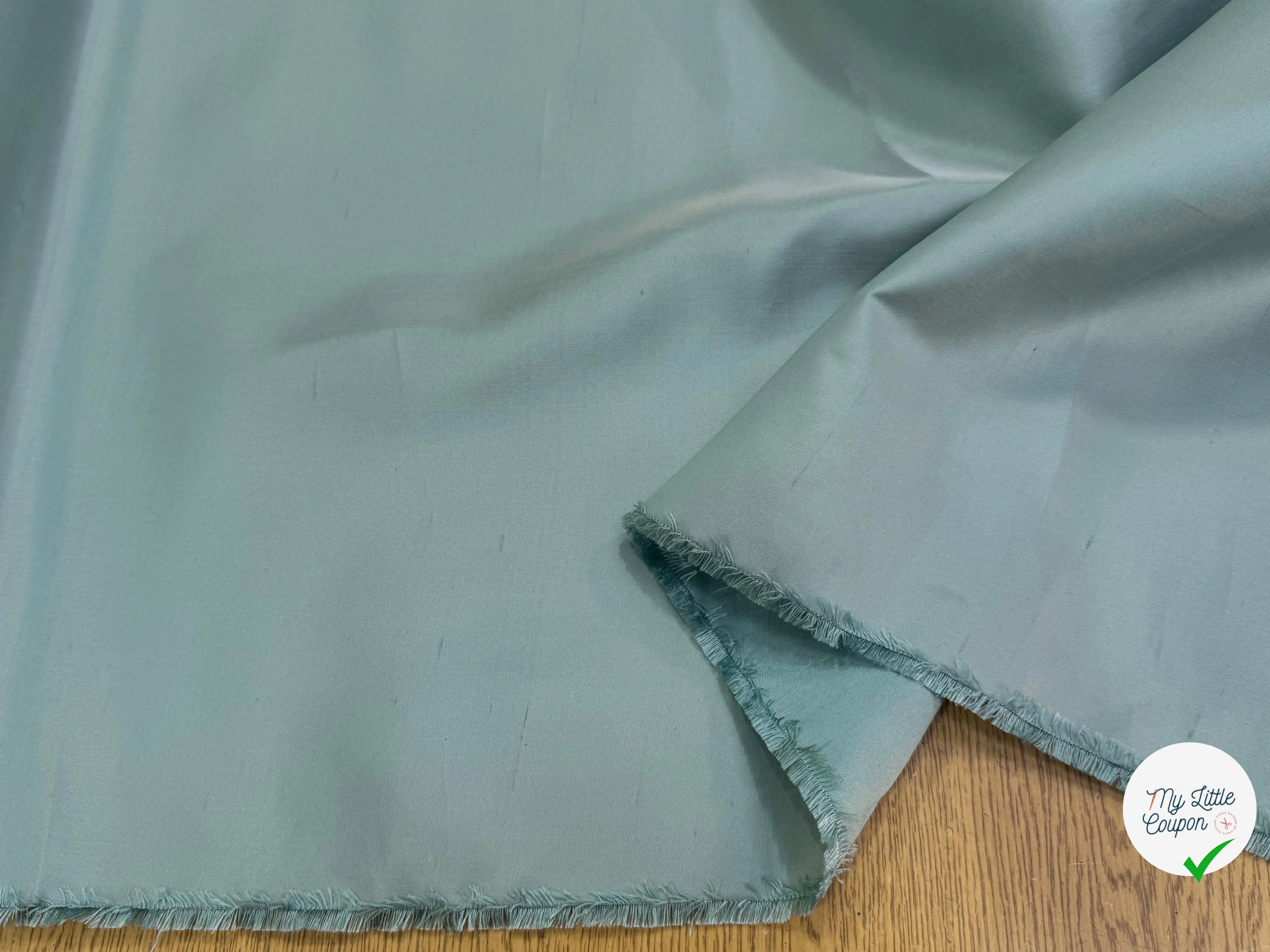 SATIN DE SOIE TYPE DUCHESSE TEXTURÉ BELLE TENUE VERT D'EAU - My Little Coupon