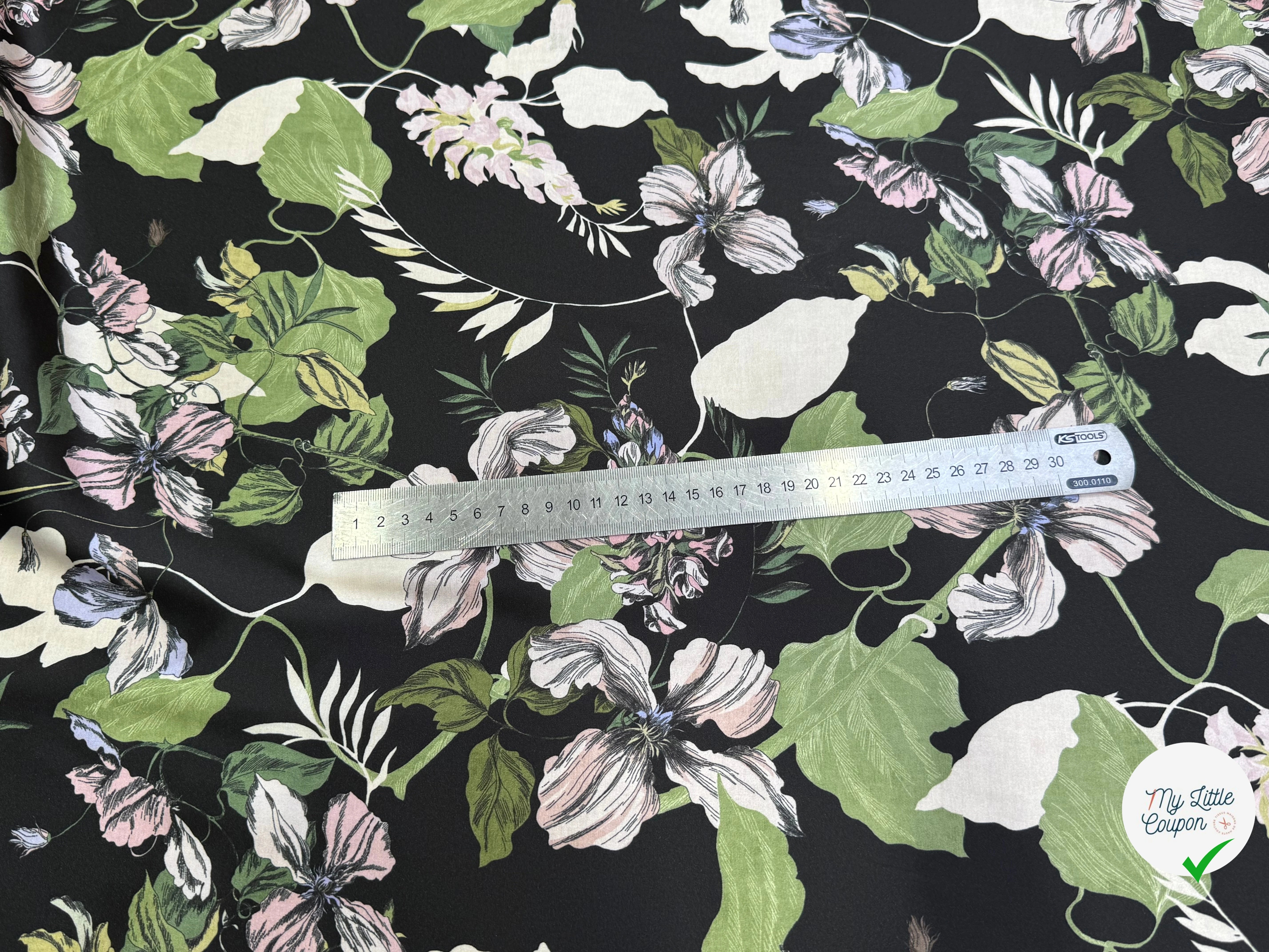 SATIN FLUIDE FOND NOIR SAVANE VERTE MULTICO CHIC - My Little Coupon