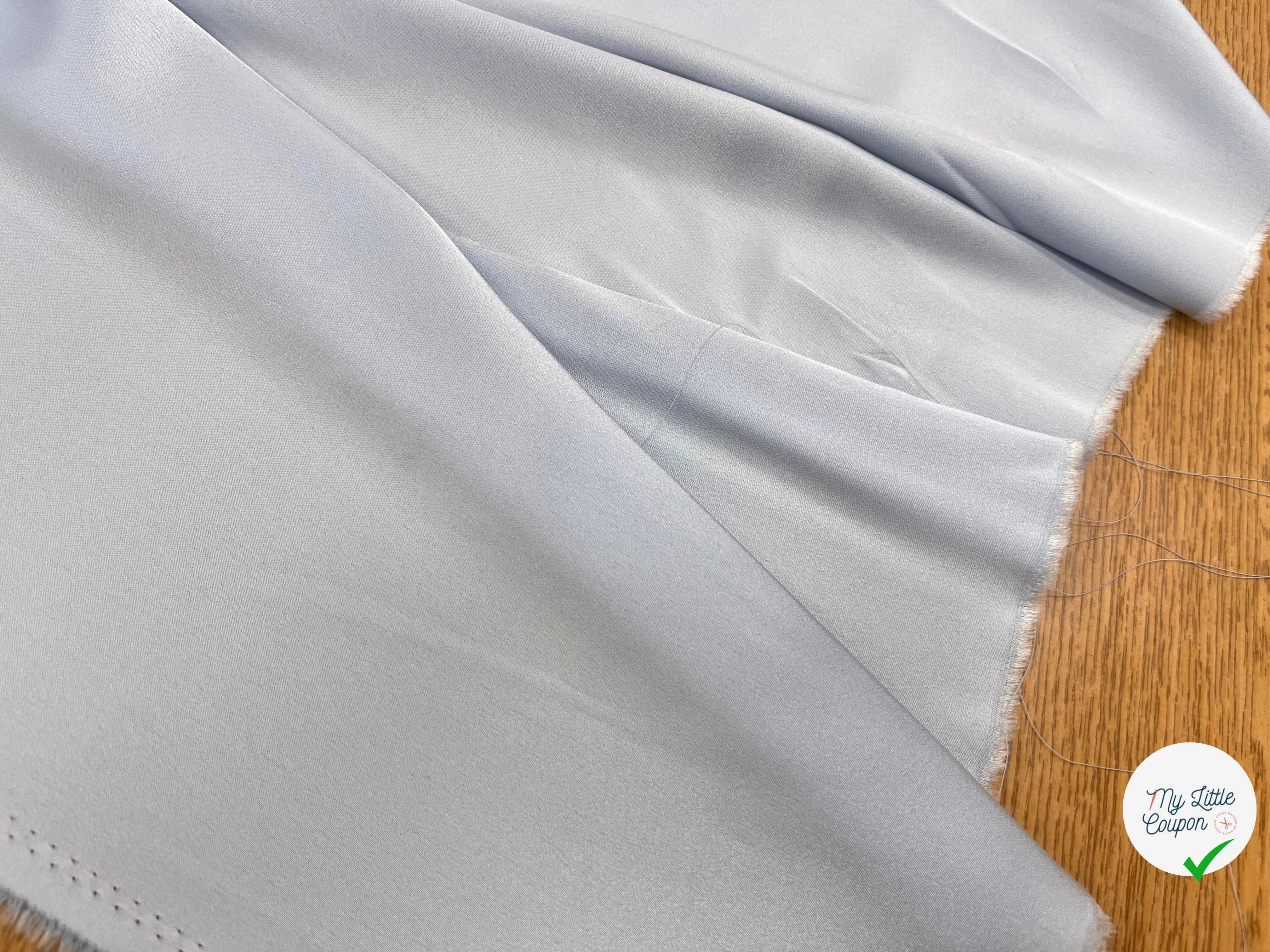 SATIN FROID ET FLUIDE POLYESTER 135CM ETHER - My Little Coupon