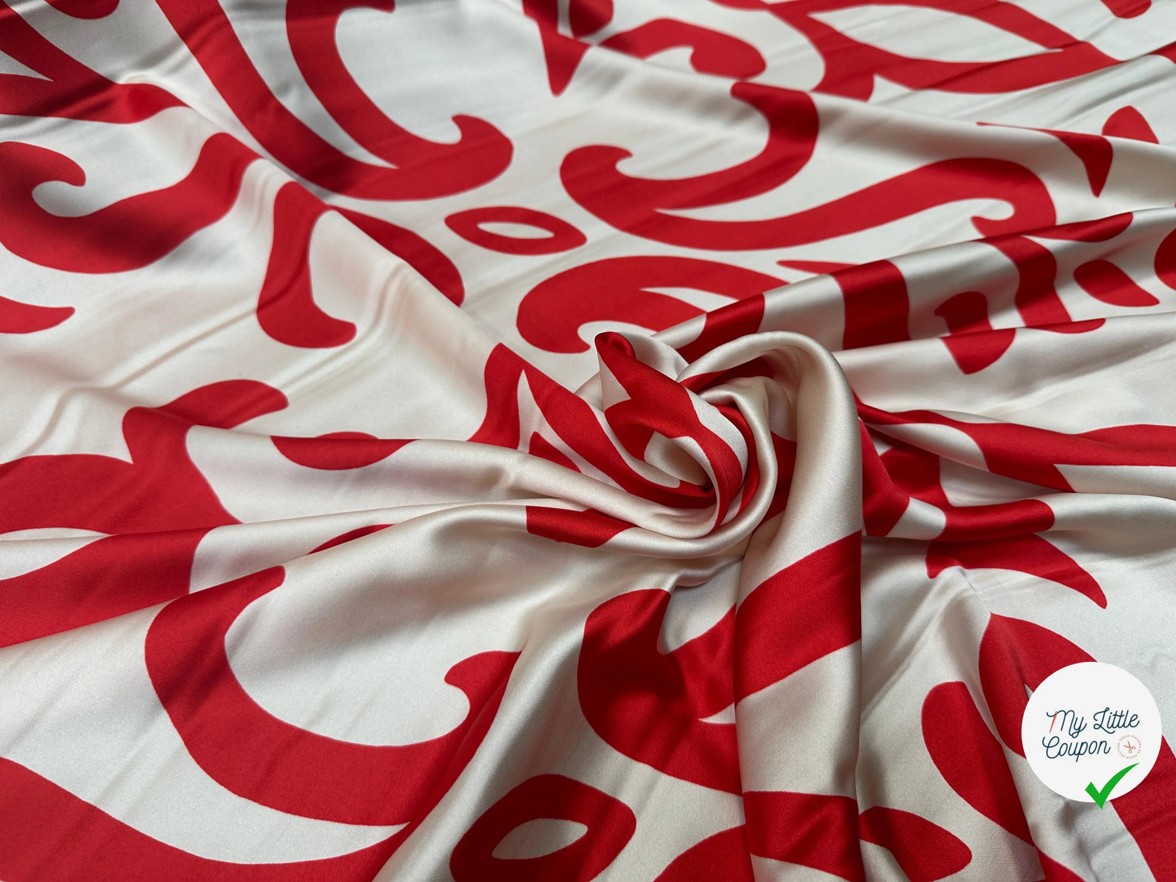 SATIN HEAVY LEGEREMENT SERGÉ CREME MARBELLA ROUGE - My Little Coupon