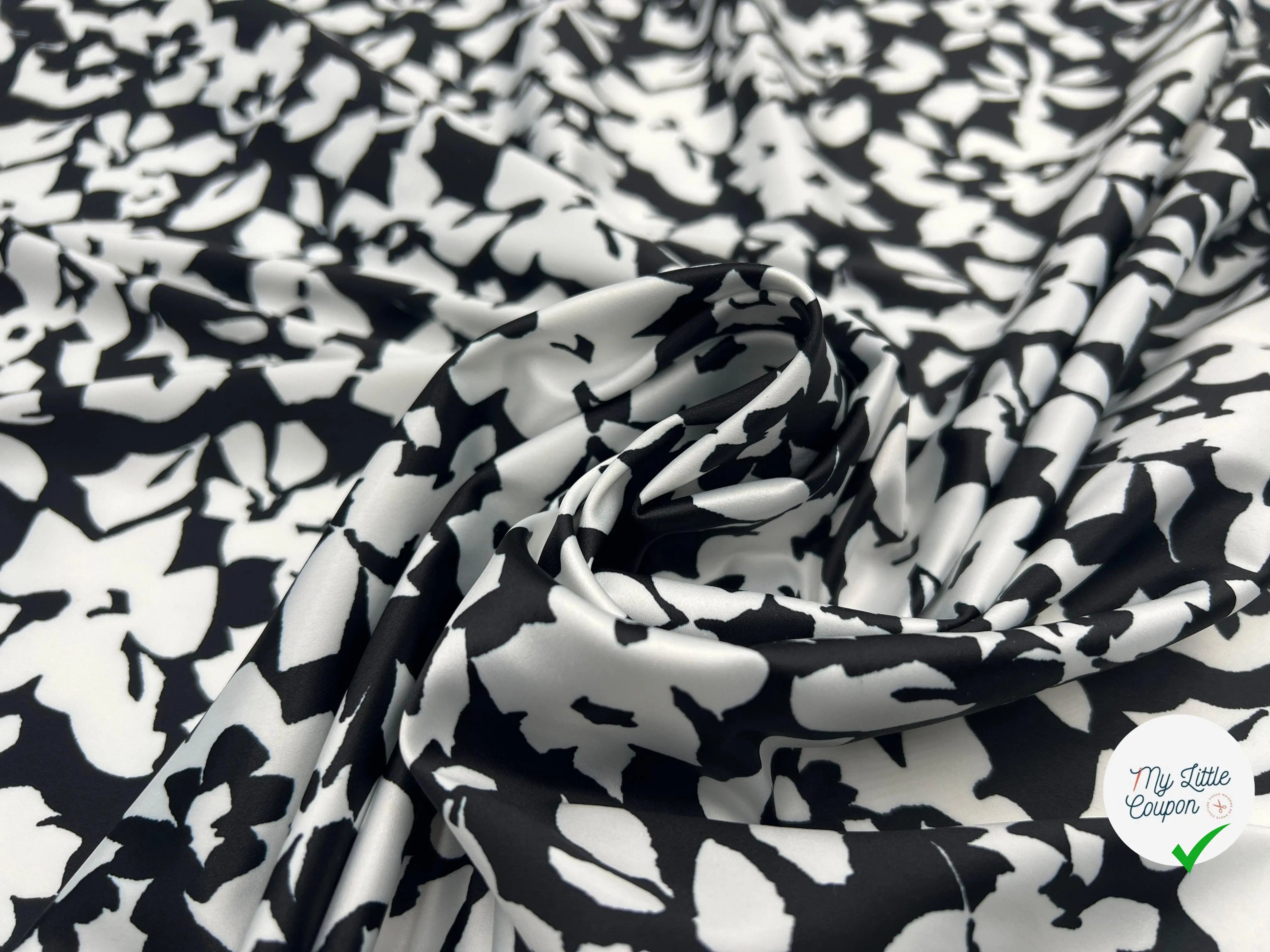 SATIN STRETCH FLEUR MONOCHROME TRÈS CLASSIQUE - My Little Coupon - tissu - coudre