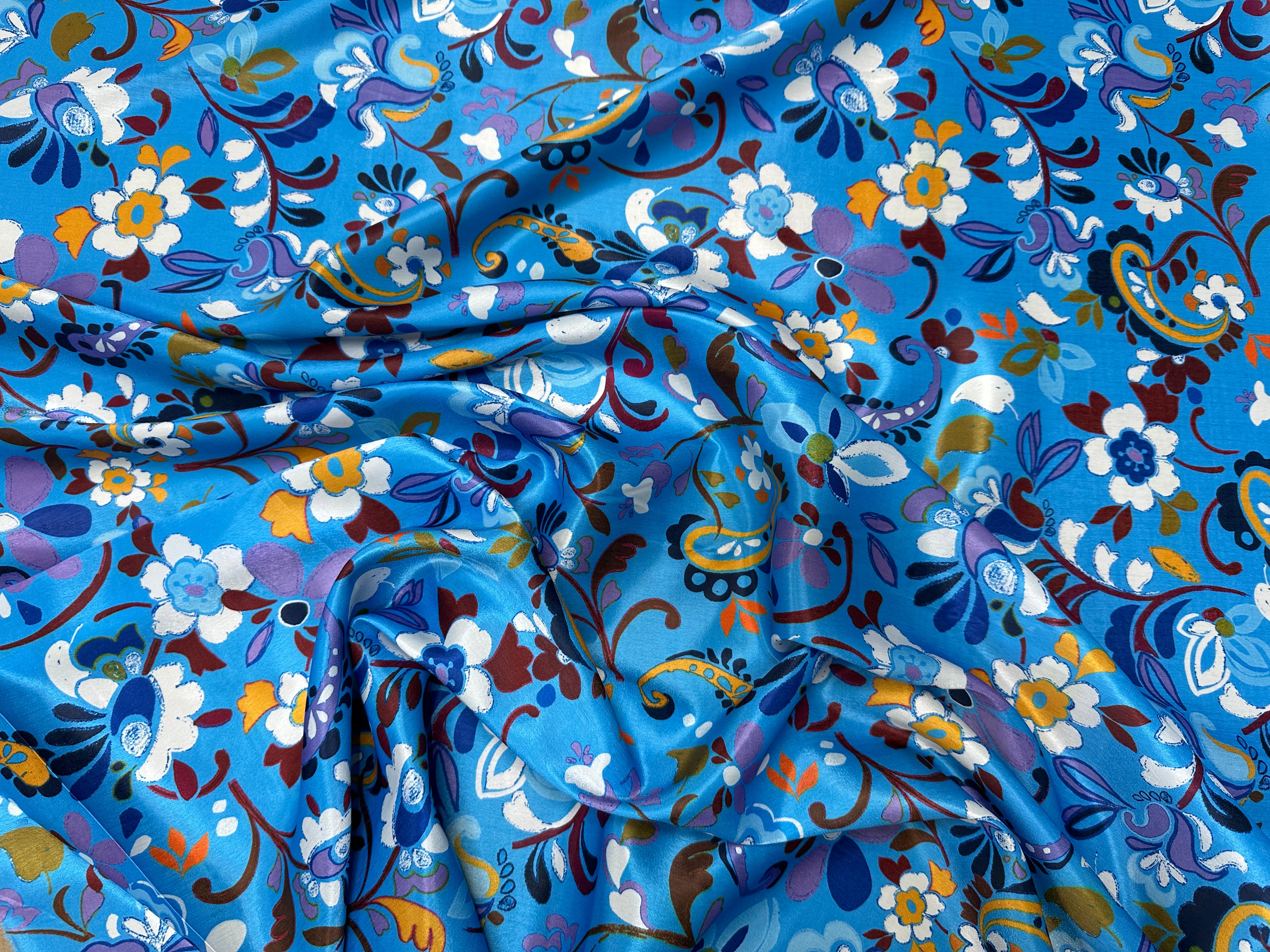 SATIN VELOUTÉ DE JOLIES FLEURS FOND BLEU - My Little Coupon