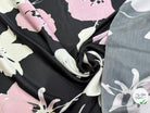 SATIN VISCOSE FLUIDE ET DOUCE FOND NOIR CHIC GROSSES FLEURS - My Little Coupon