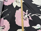 SATIN VISCOSE FLUIDE ET DOUCE FOND NOIR CHIC GROSSES FLEURS - My Little Coupon