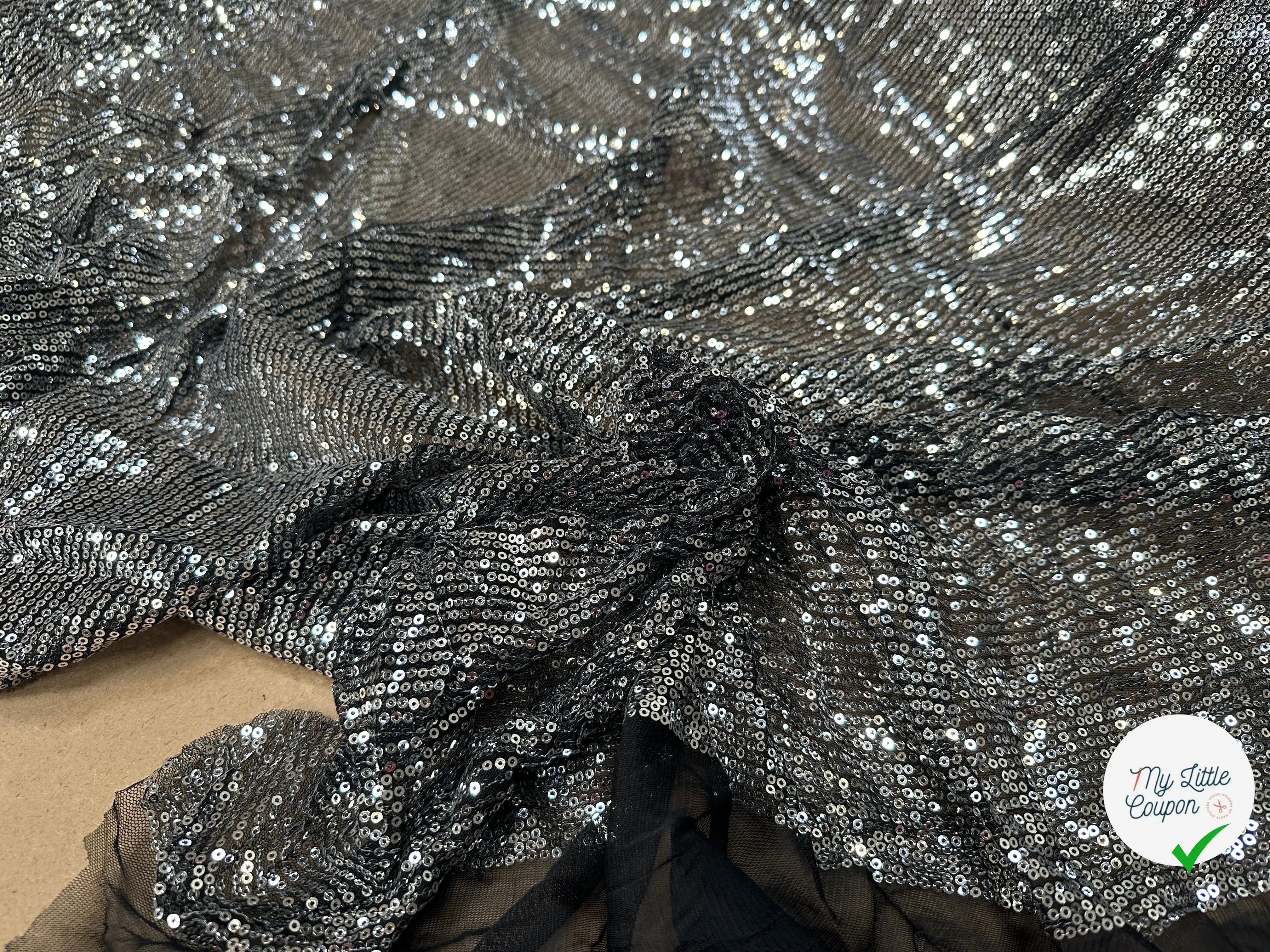 SEQUIN NUIT DE FOLIE 4 AM TOUJOURS PAS RENTRÉE - My Little Coupon
