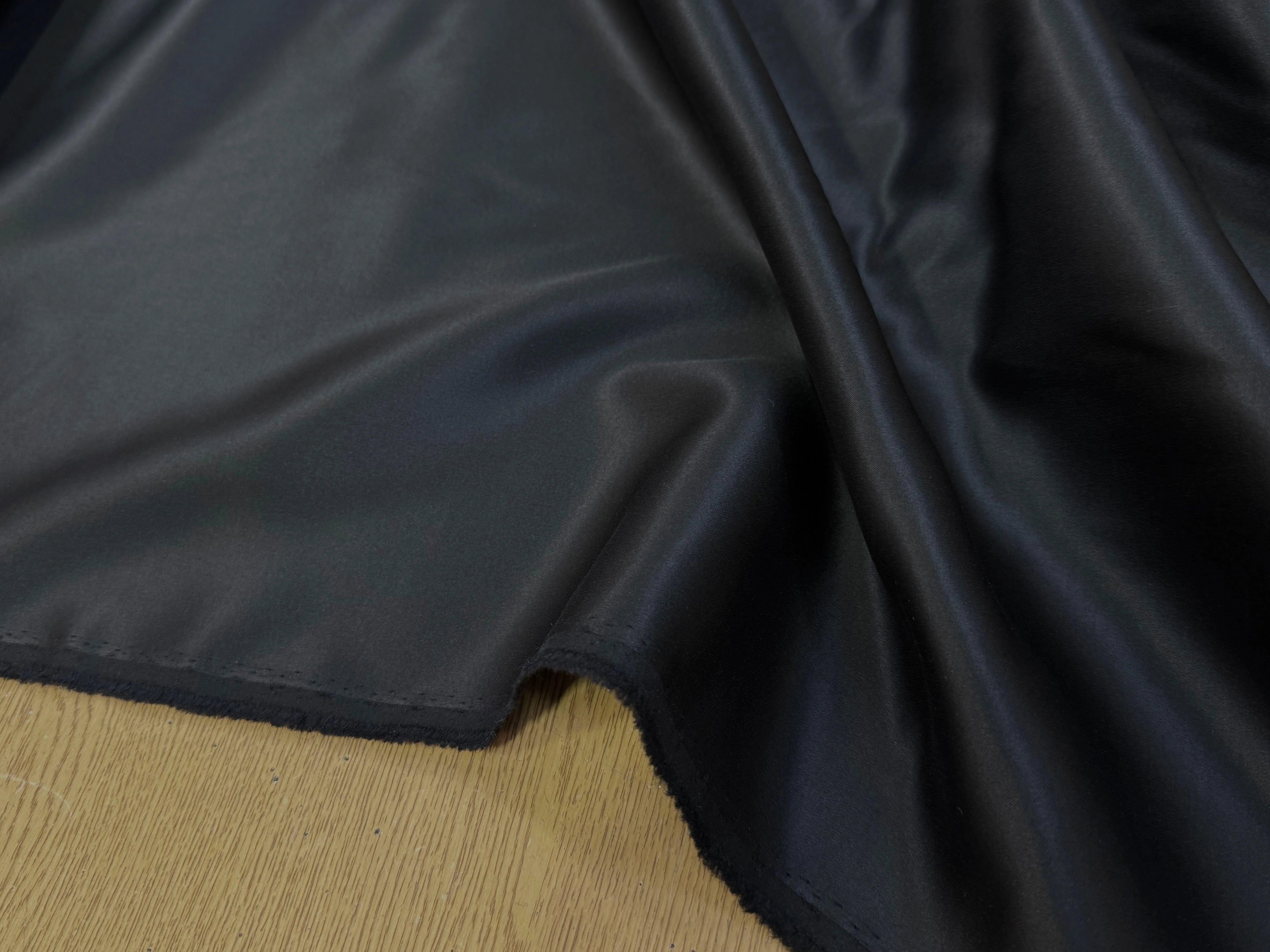 SERGÉ DE LAINE ENVERS SATIN BELLE TENUE NOIR STRETCH - My Little Coupon