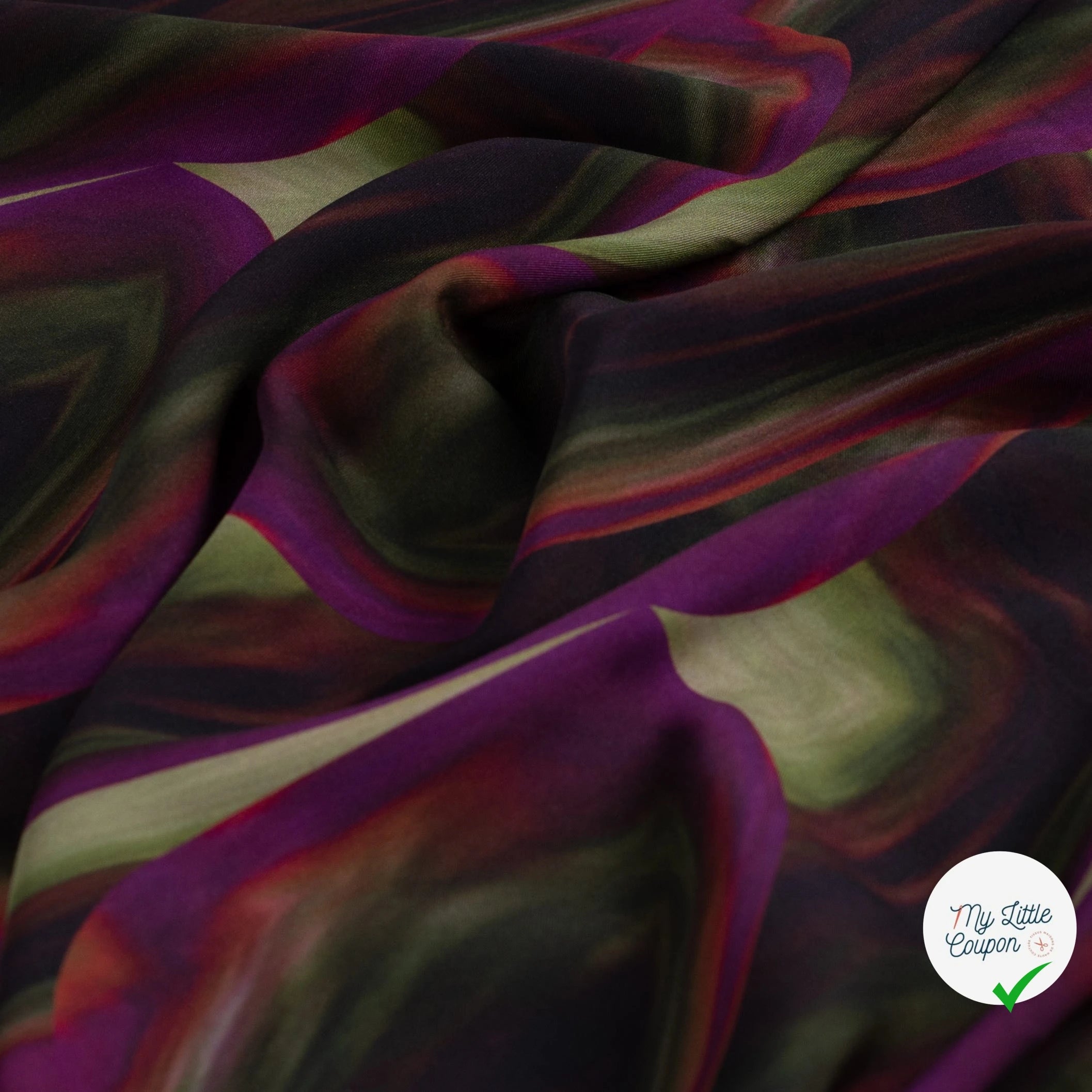 Sergé de viscose EcoVero grandes feuilles kaki - mise en situation