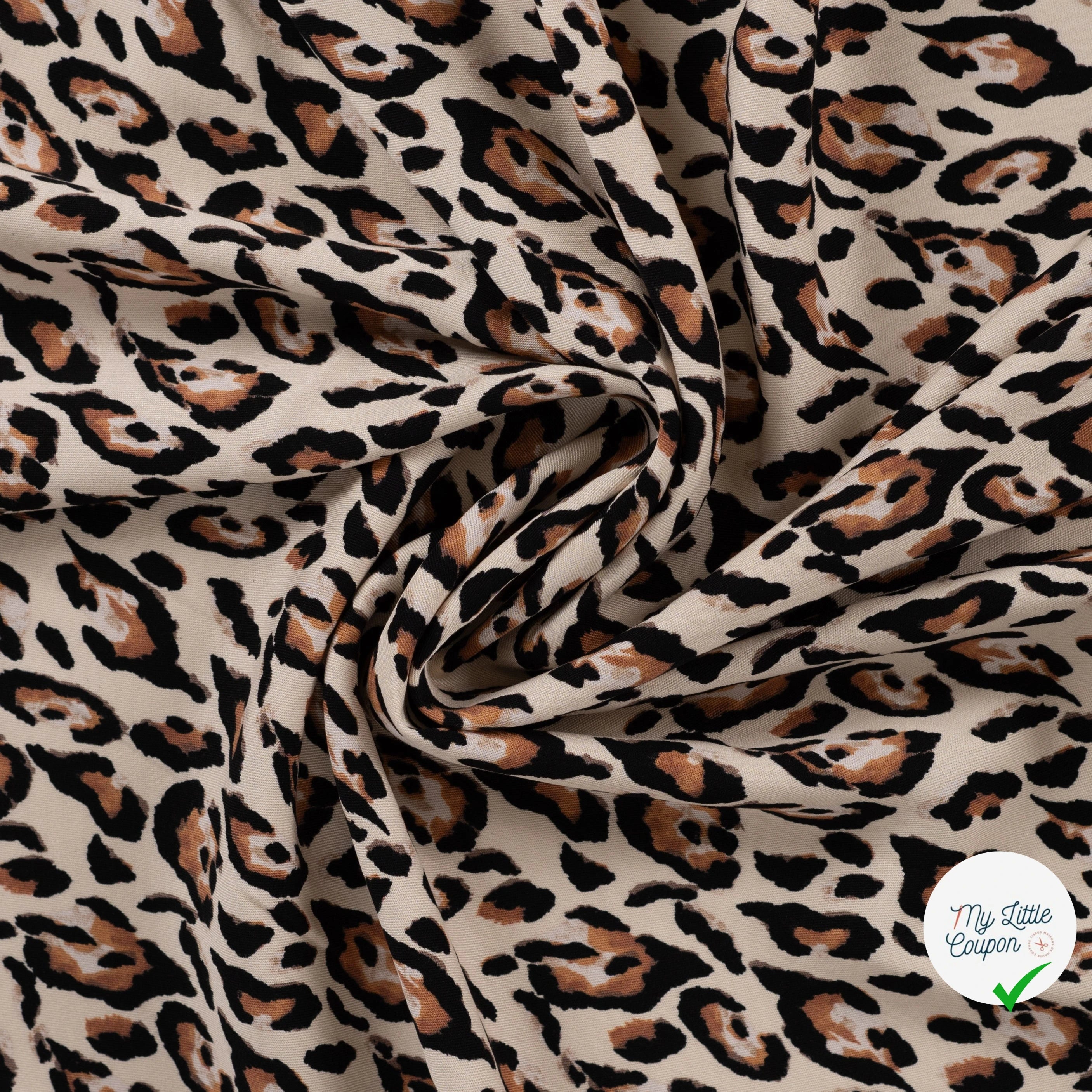 Sergé de viscose imprimé léopard sable - drapé