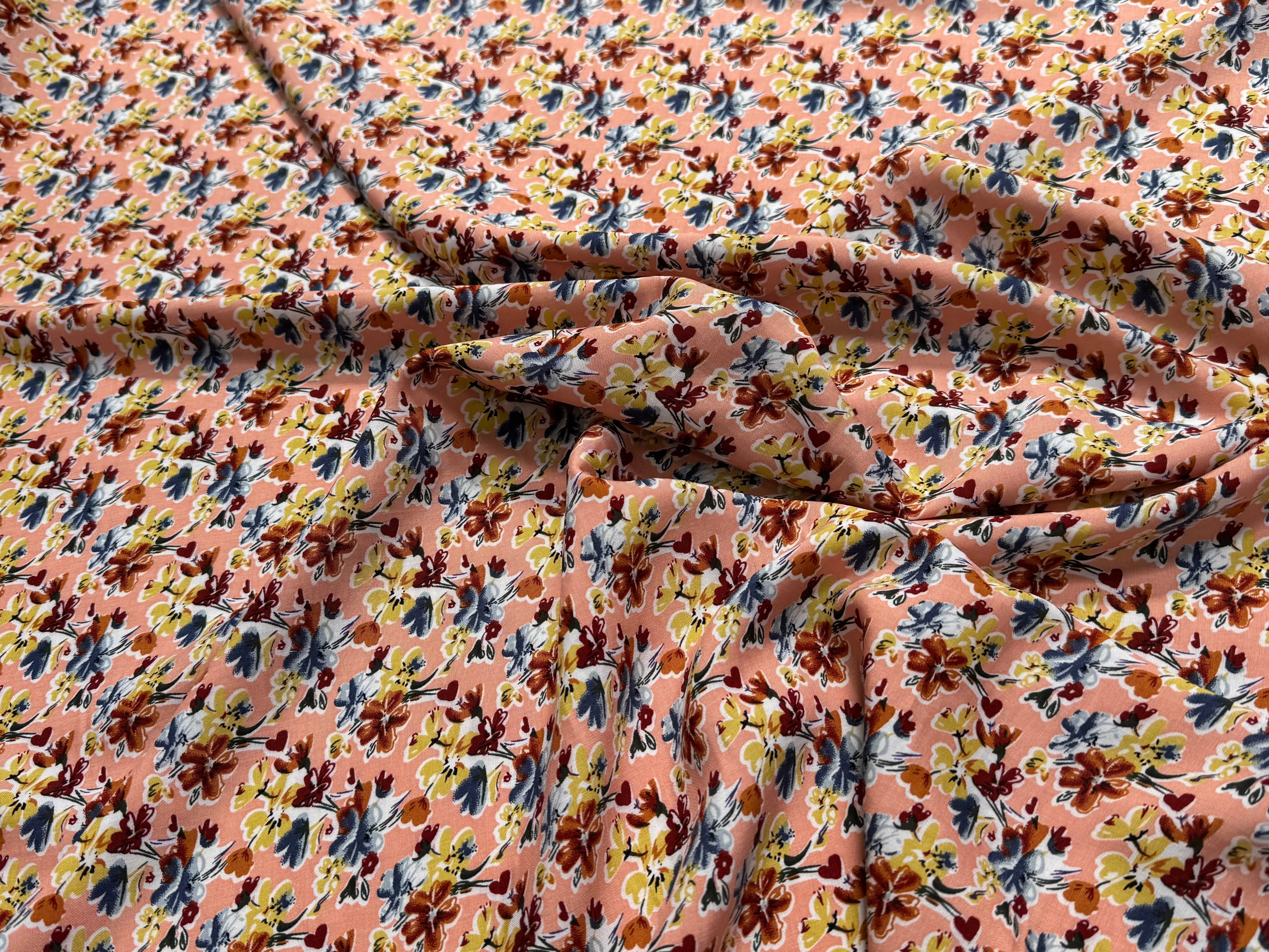 TISSU 100% VISCOSE FOND ORANGE PÊCHE IMPRIMÉ BOUQUETS - My Little Coupon