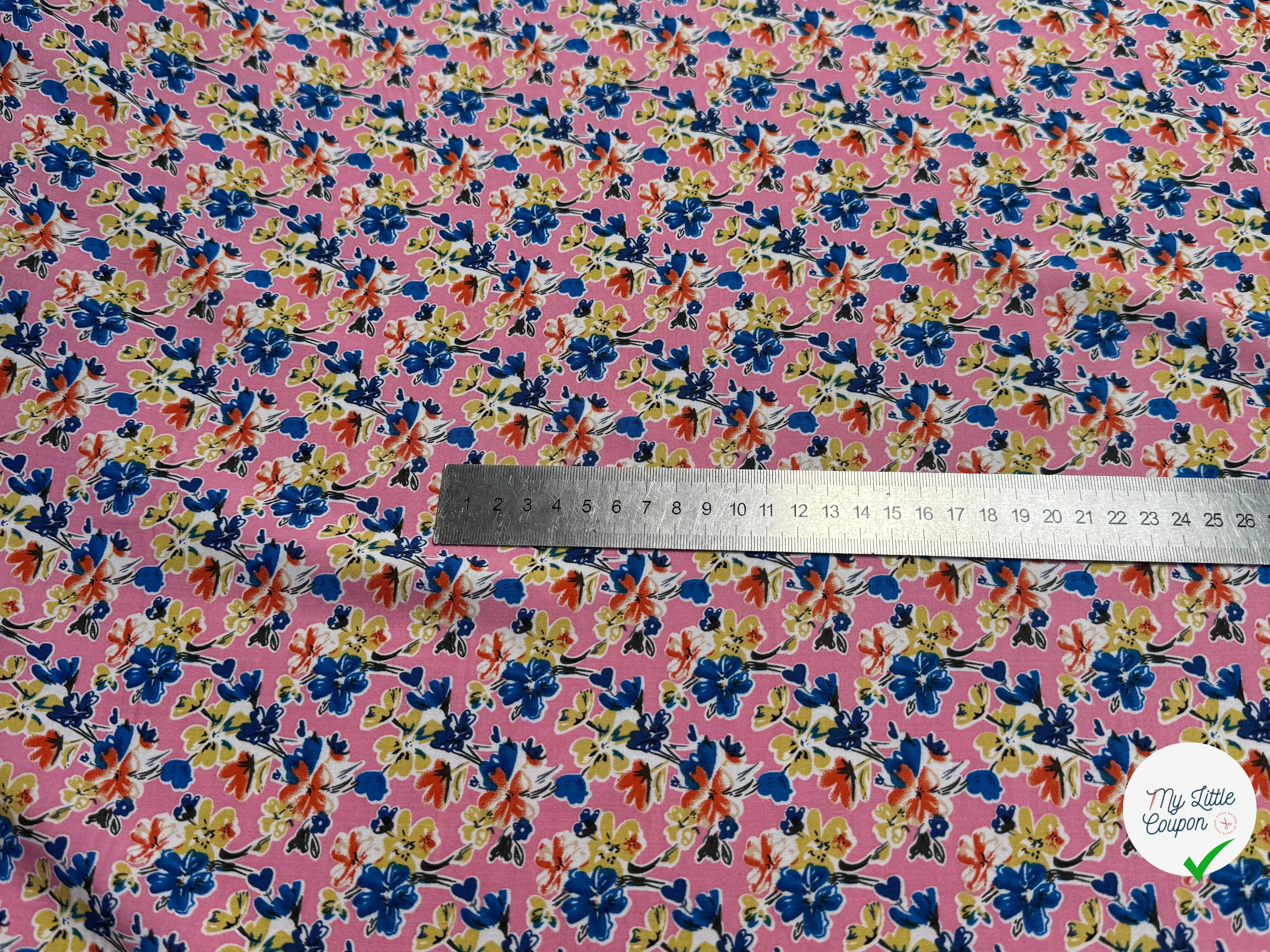 TISSU 100% VISCOSE FOND ROSE IMPRIMÉ BOUQUETS - My Little Coupon
