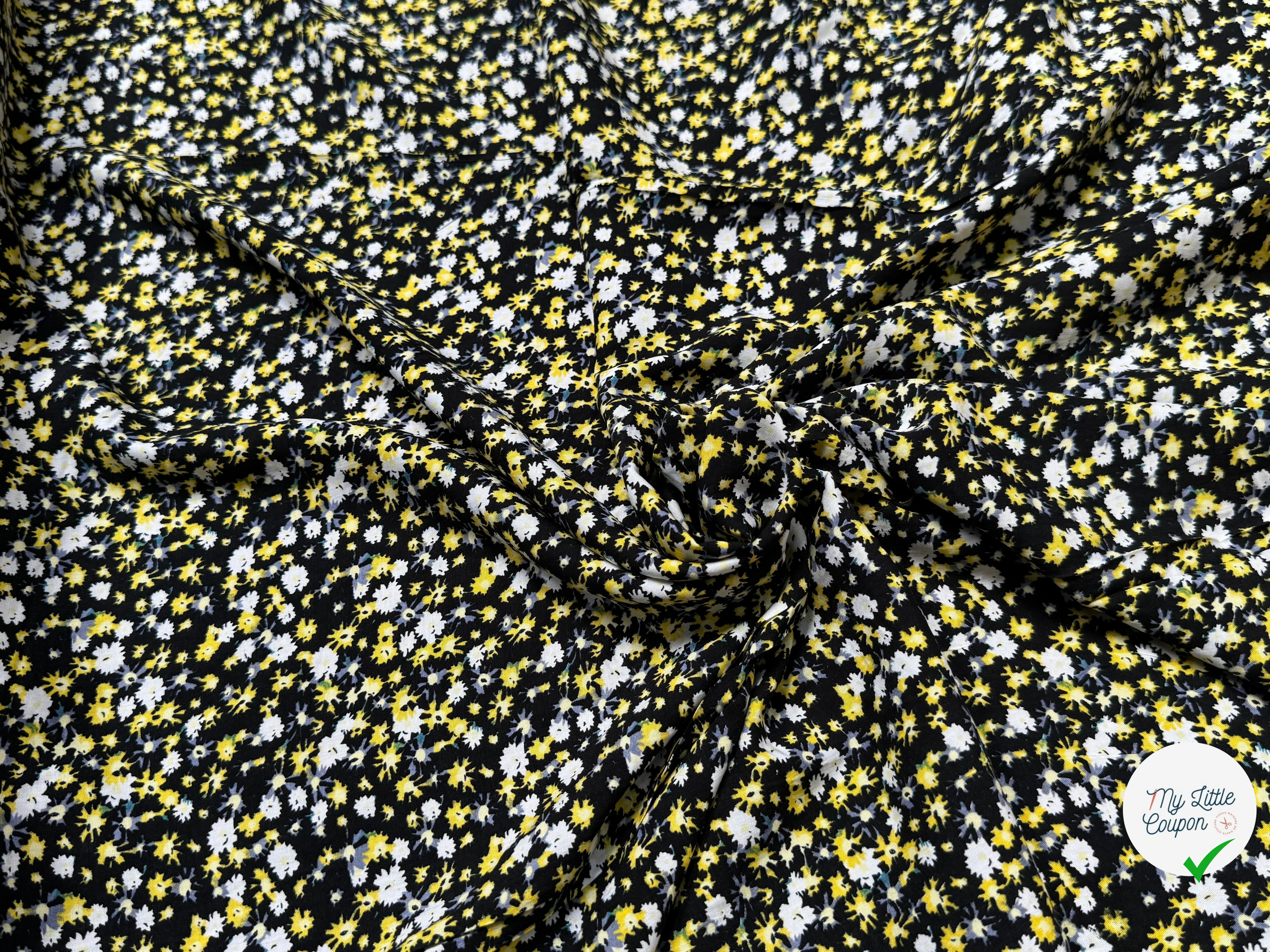TISSU 100% VISCOSE IMPRIMÉ ARTIFICES FOND NOIR - My Little Coupon