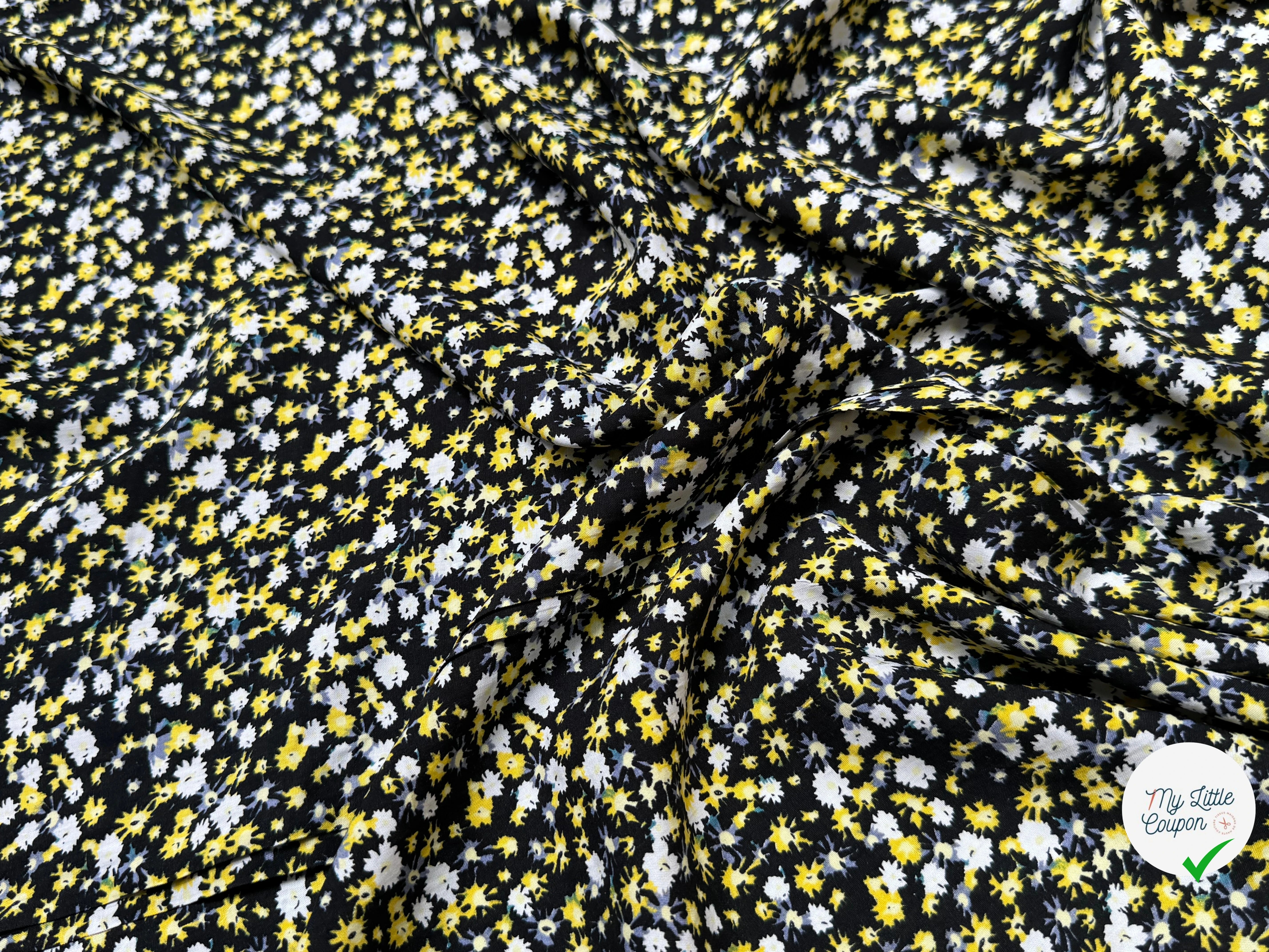 TISSU 100% VISCOSE IMPRIMÉ ARTIFICES FOND NOIR - My Little Coupon