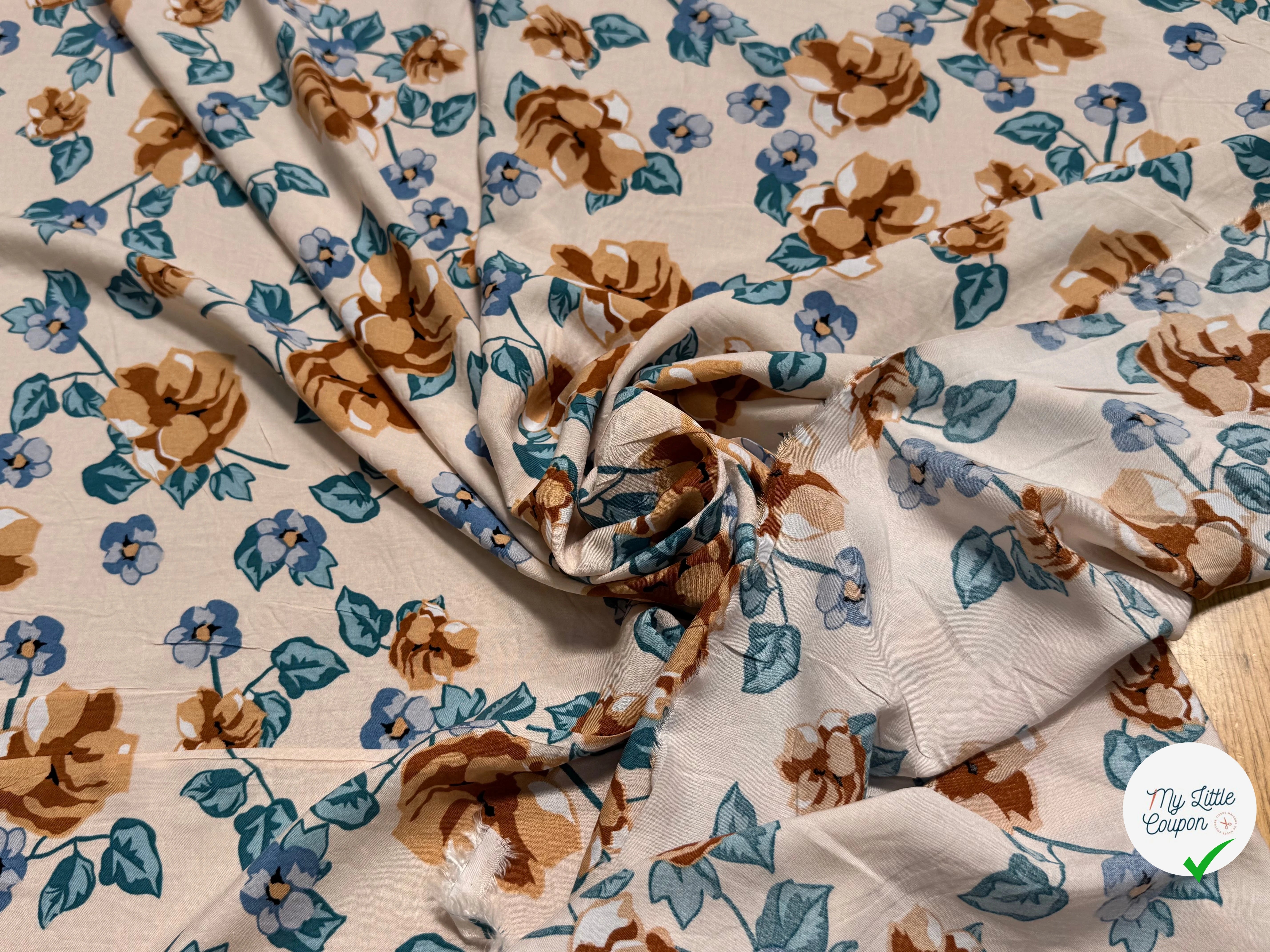 TISSU 100% VISCOSE IMPRIMÉ BRANCHES À FLEURS FOND CREME - My Little Coupon