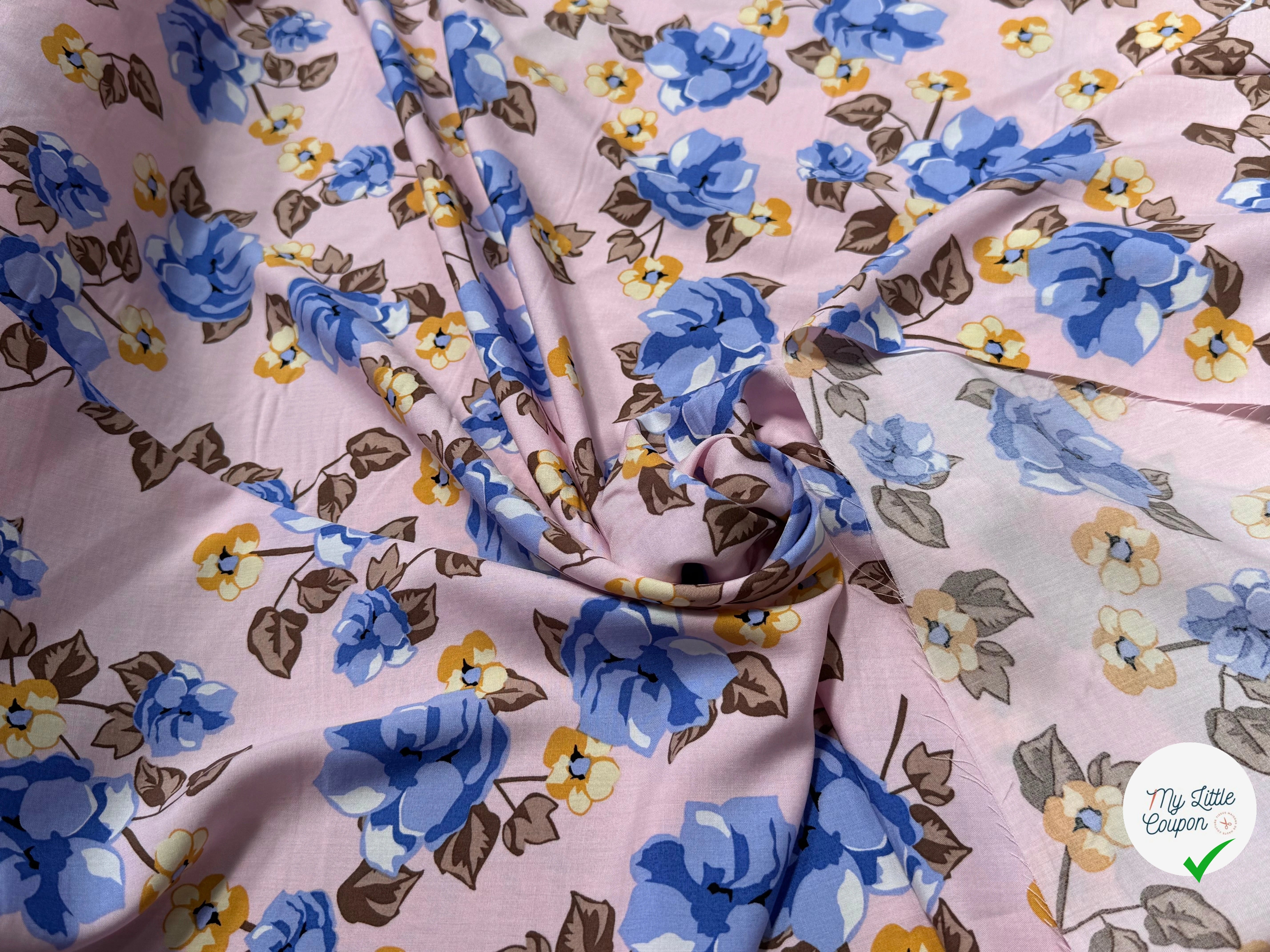 TISSU 100% VISCOSE IMPRIMÉ BRANCHES À FLEURS FOND ROSE - My Little Coupon