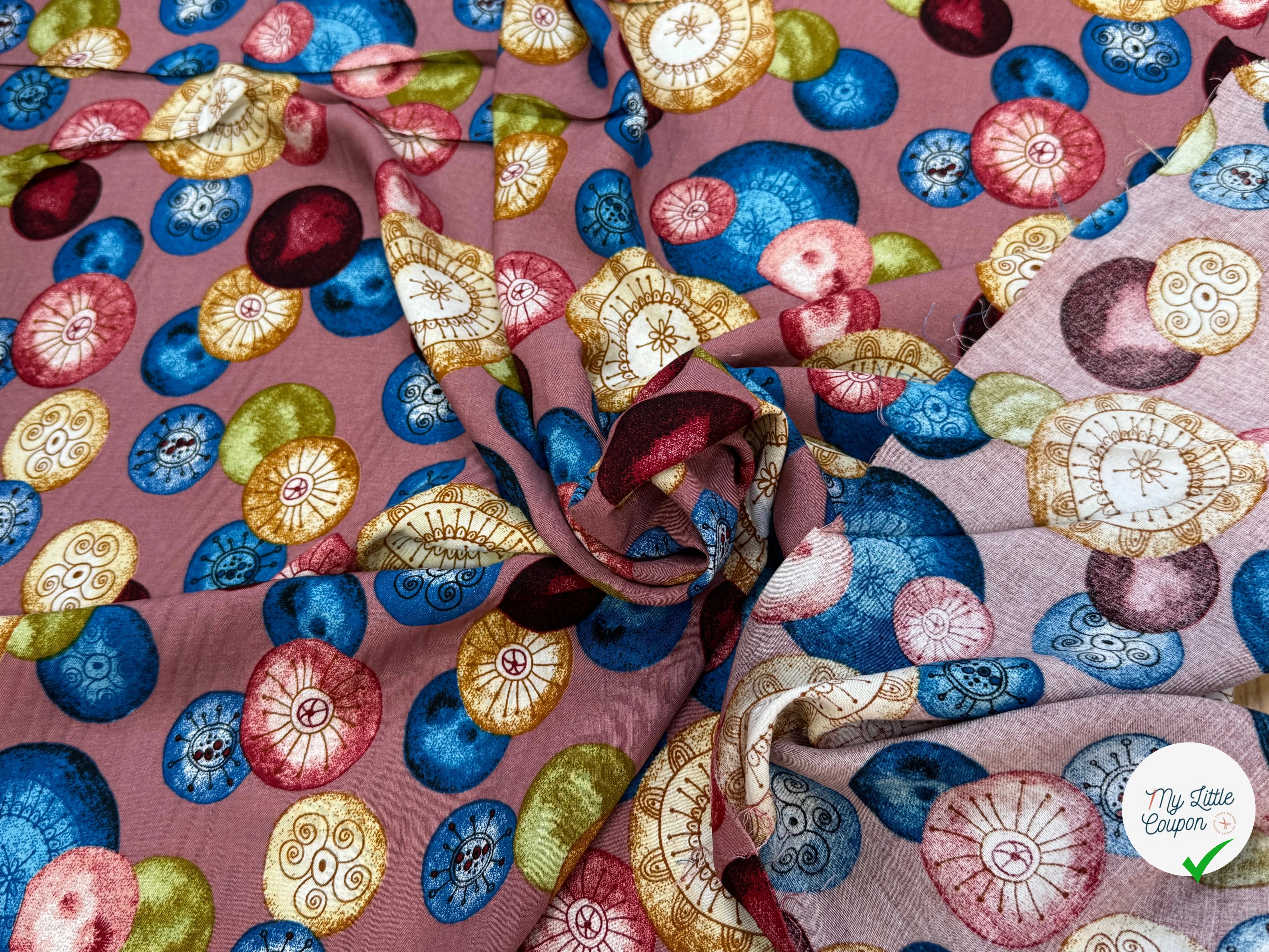 TISSU 100% VISCOSE IMPRIMÉ FOND VIEUX ROSE MOTIFS CIRCULAIRES - My Little Coupon