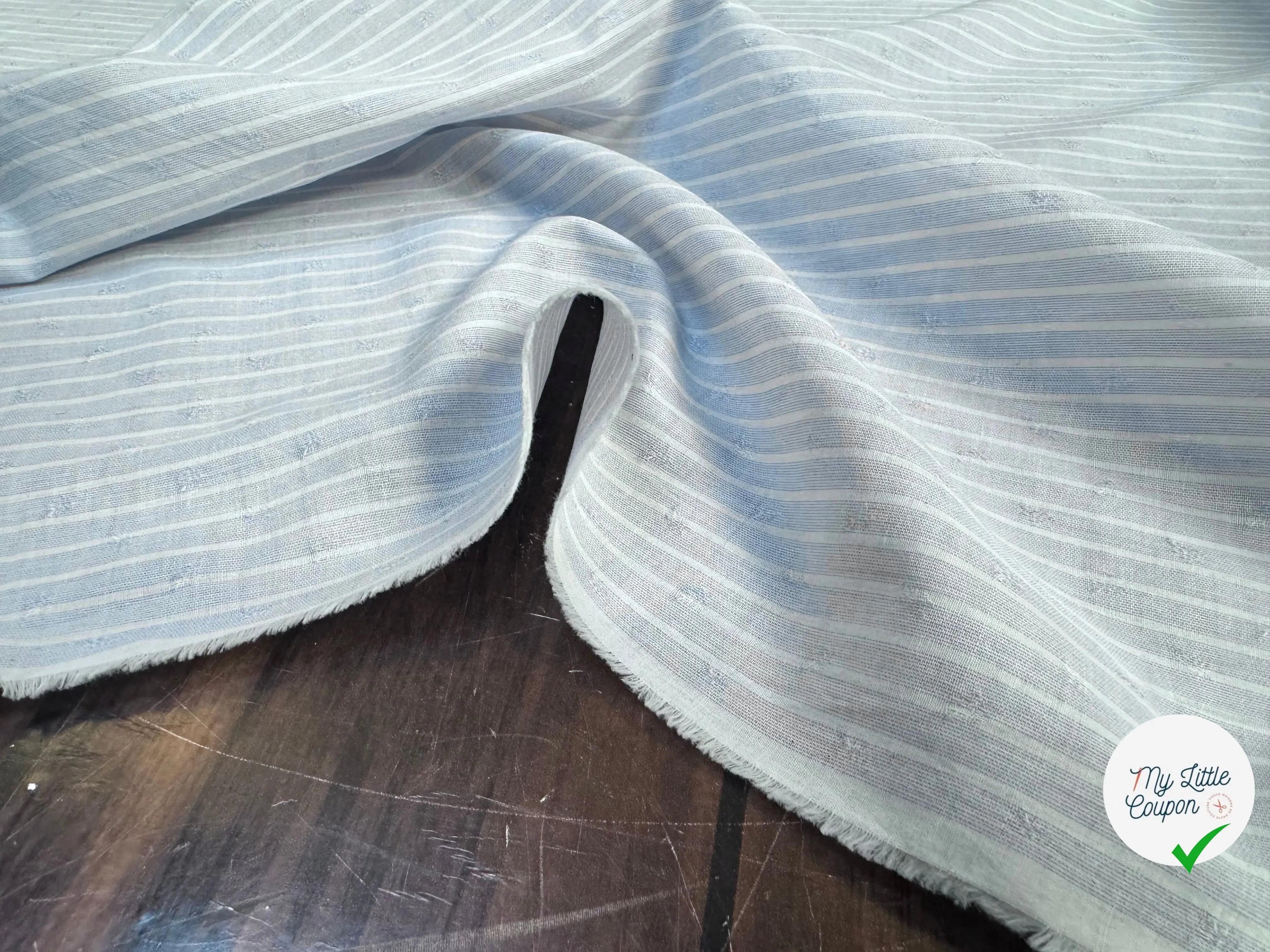 TISSU CHEMISE COTON FACONNE PETITES FLEURS AVEC RAYURES - My Little Coupon
