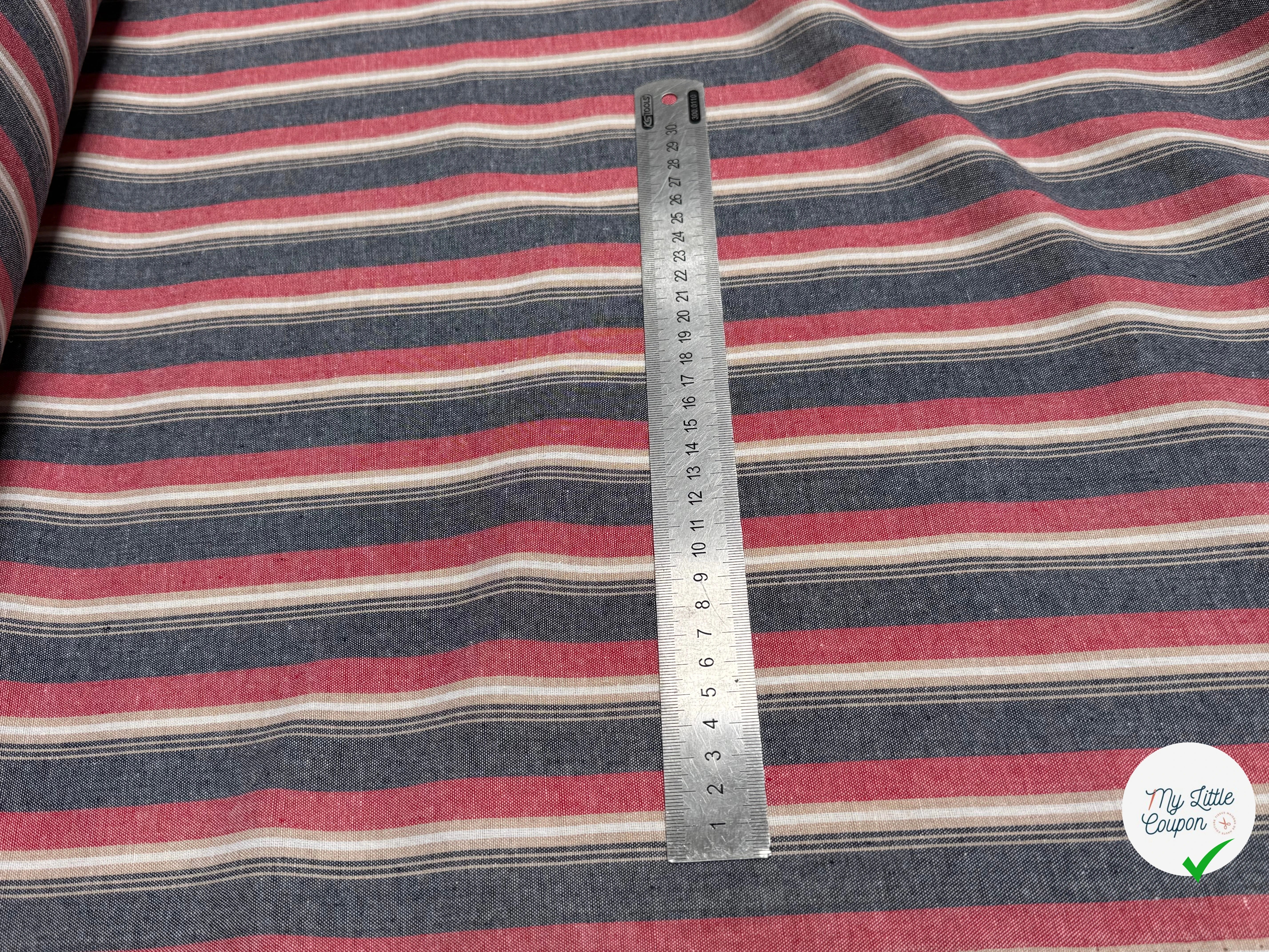 TISSU COTON ASPECT OXFORD 70% COTON RAYURES ROUGE - My Little Coupon