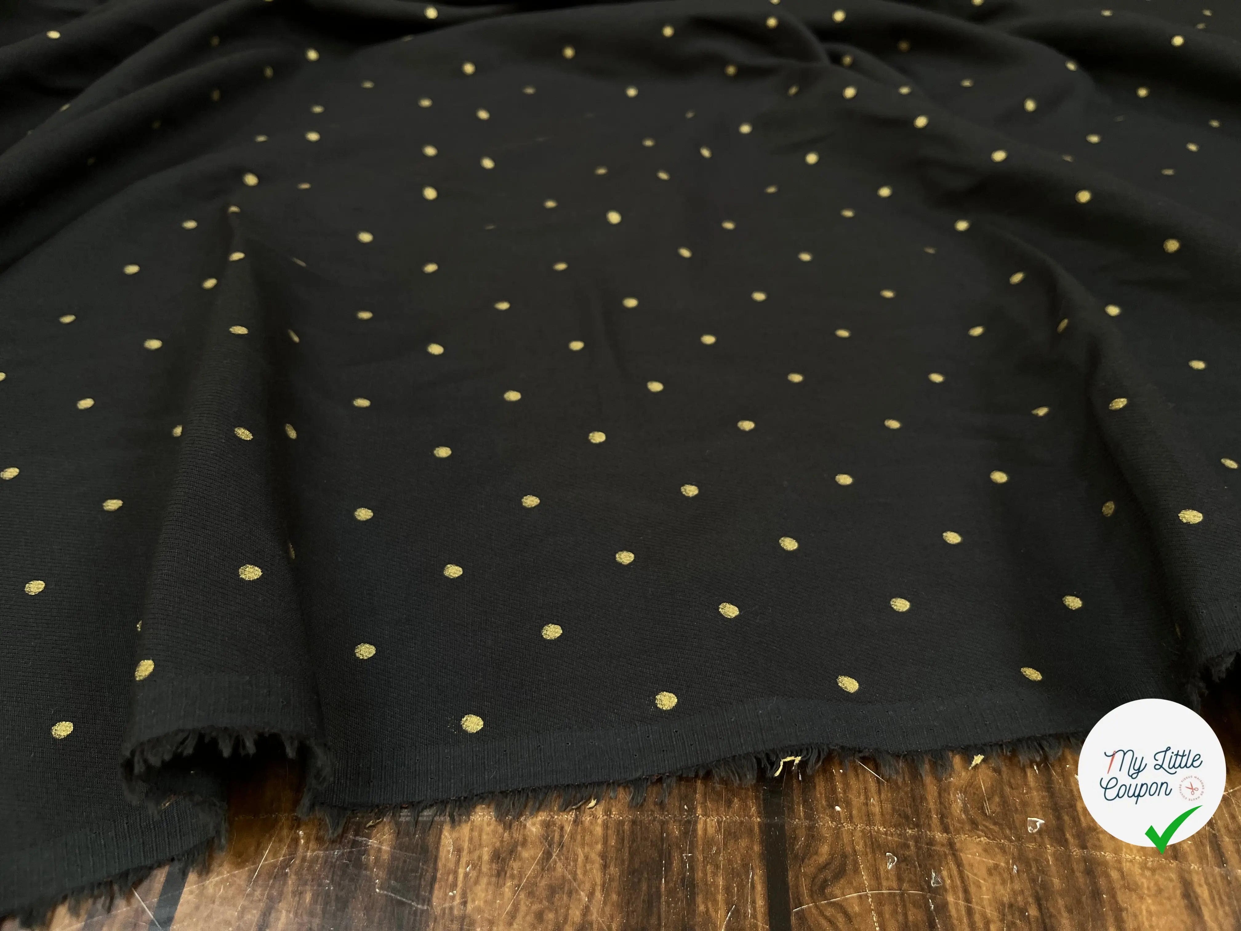 TISSU COTON CHEMISE SERGÉE MOTIF POIS OR SUR NOIR - My Little Coupon