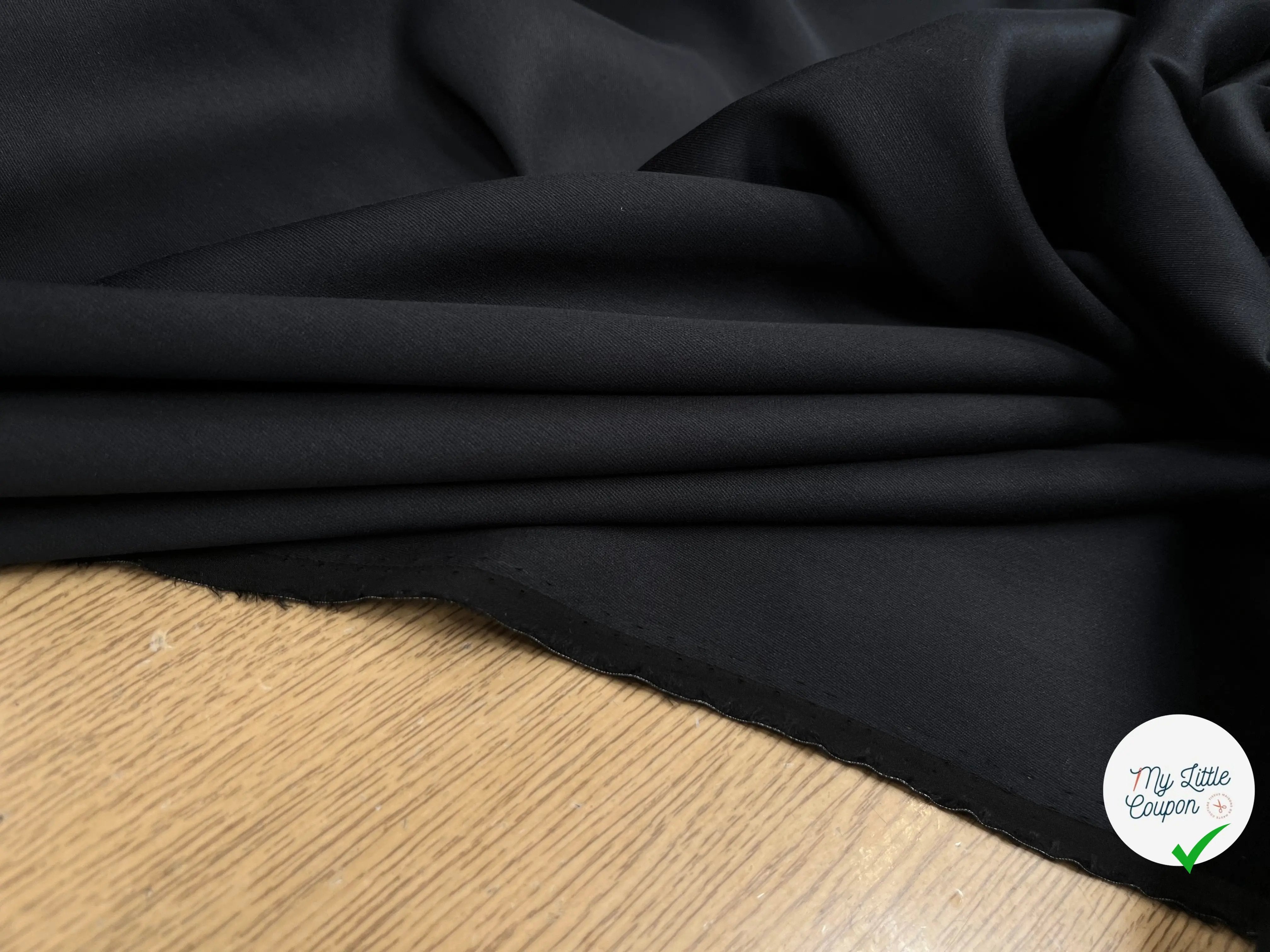 TISSU COTON SATINÉ NOIR 27% SOIE - My Little Coupon