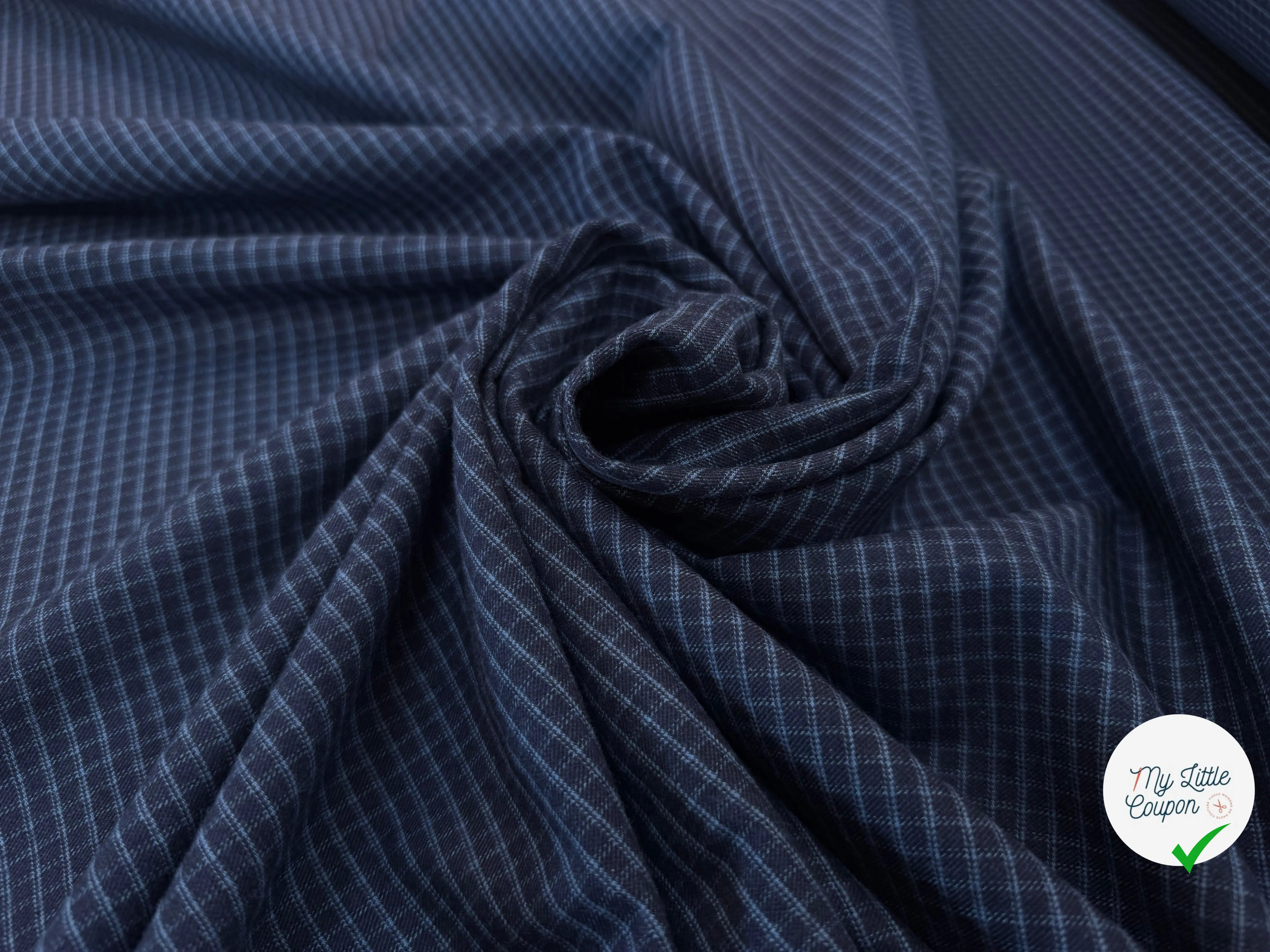 TISSU COTON TRAPPEUR BLEU NAVY MOTIFS PETITS CARREAUX BLEU CLAIR - My Little Coupon