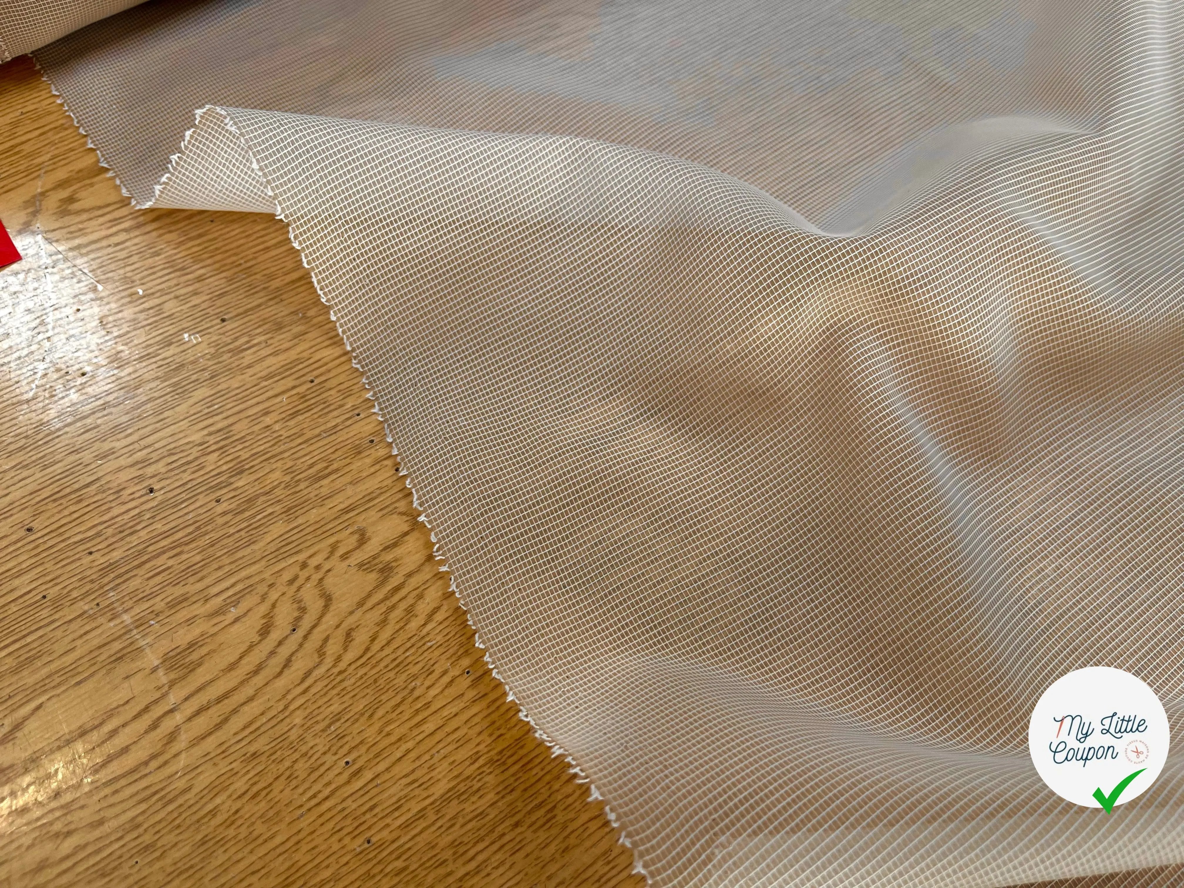 TISSU COUPE VENT ORGANZA MODERNE UNI SABLE - My Little Coupon
